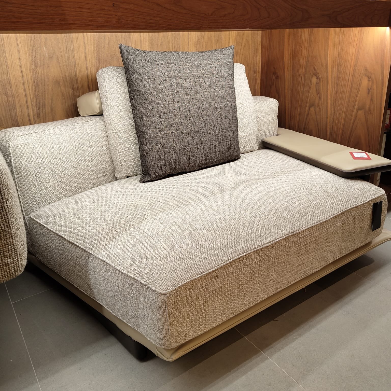 Display of Odeon C module with right arm, 160cm, for Odeon sofa by Homage Koltuk, showcasing the sofa's modern design.