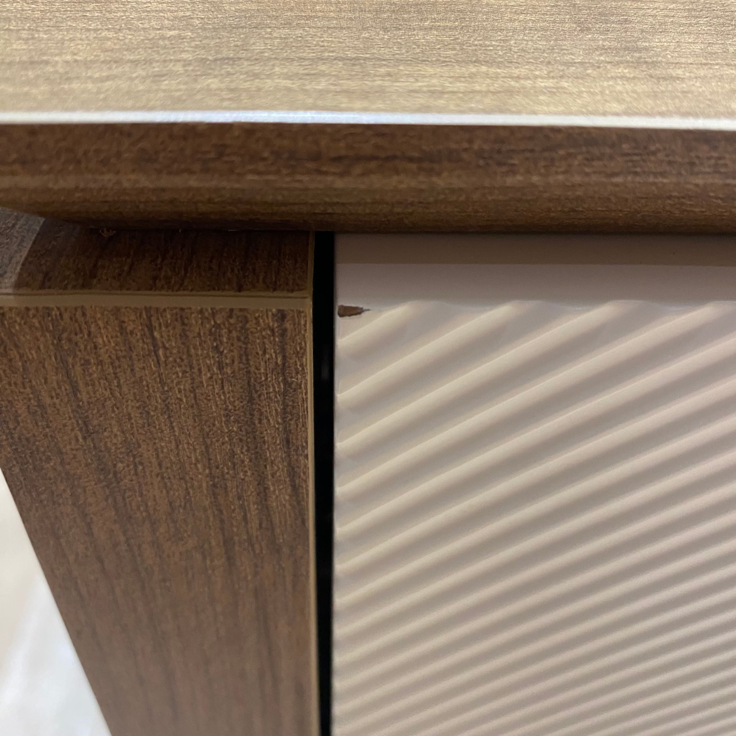 Display item - Pena Dresser And Mirror Pena002-DresserNakheel -  DISPLAY ITEM - ebarza Furniture UAE | Shop Modern Furniture in Abu Dhabi & Dubai - مفروشات ايبازرا في الامارات | تسوق اثاث عصري وديكورات مميزة في دبي وابوظبي