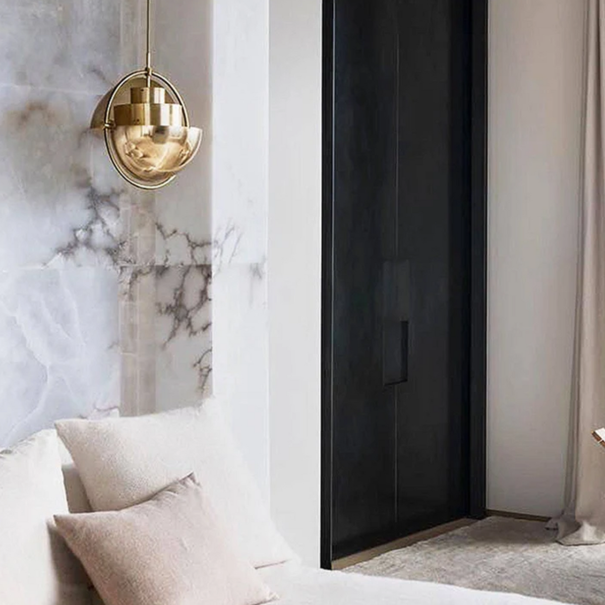Display of BEACON Skara Pendant Lamp Cy-New-032-GNakheel, showcasing its modern design and pendant light features.