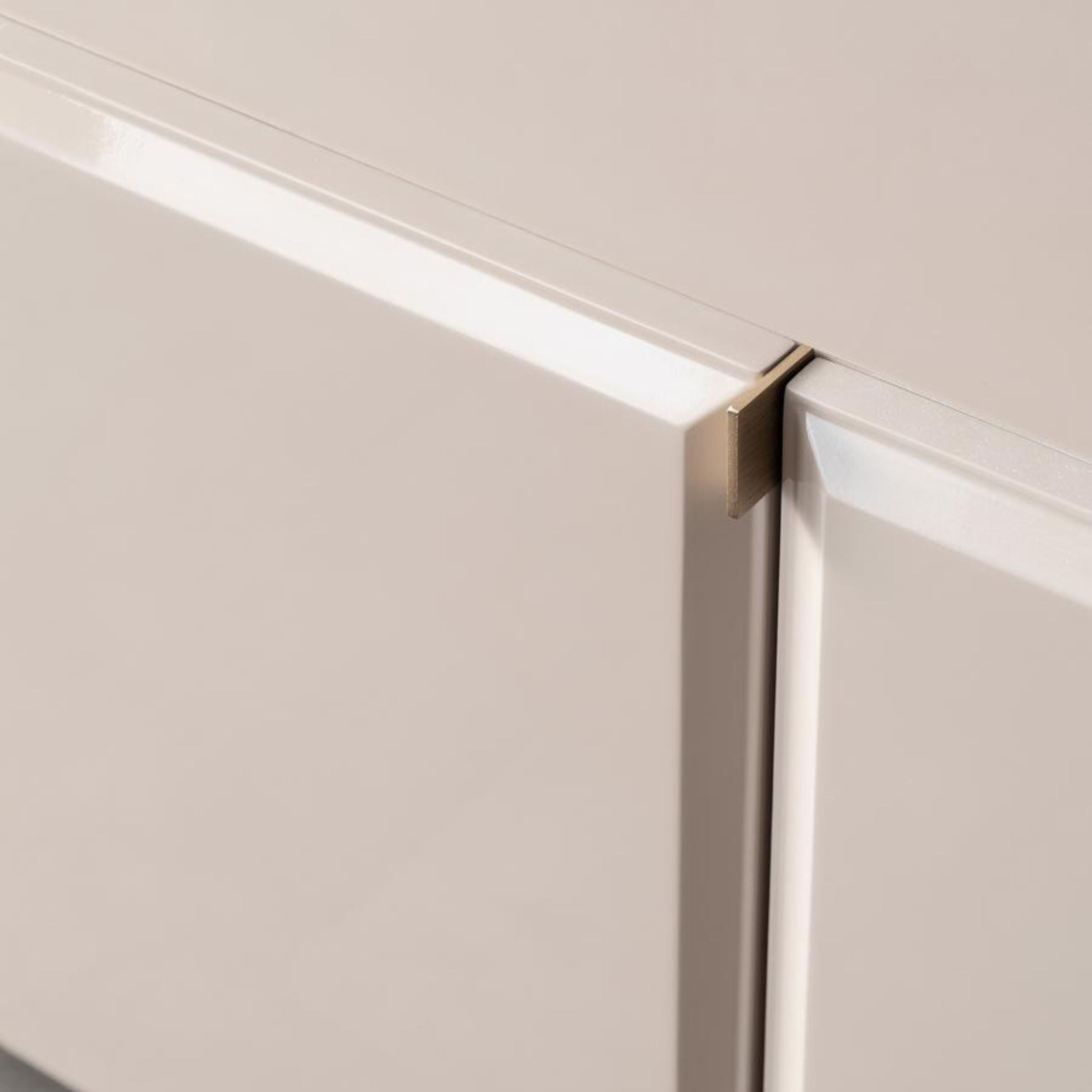 ORIX wagon sideboard or console with sleek wooden finish, featuring spacious storage and modern design.