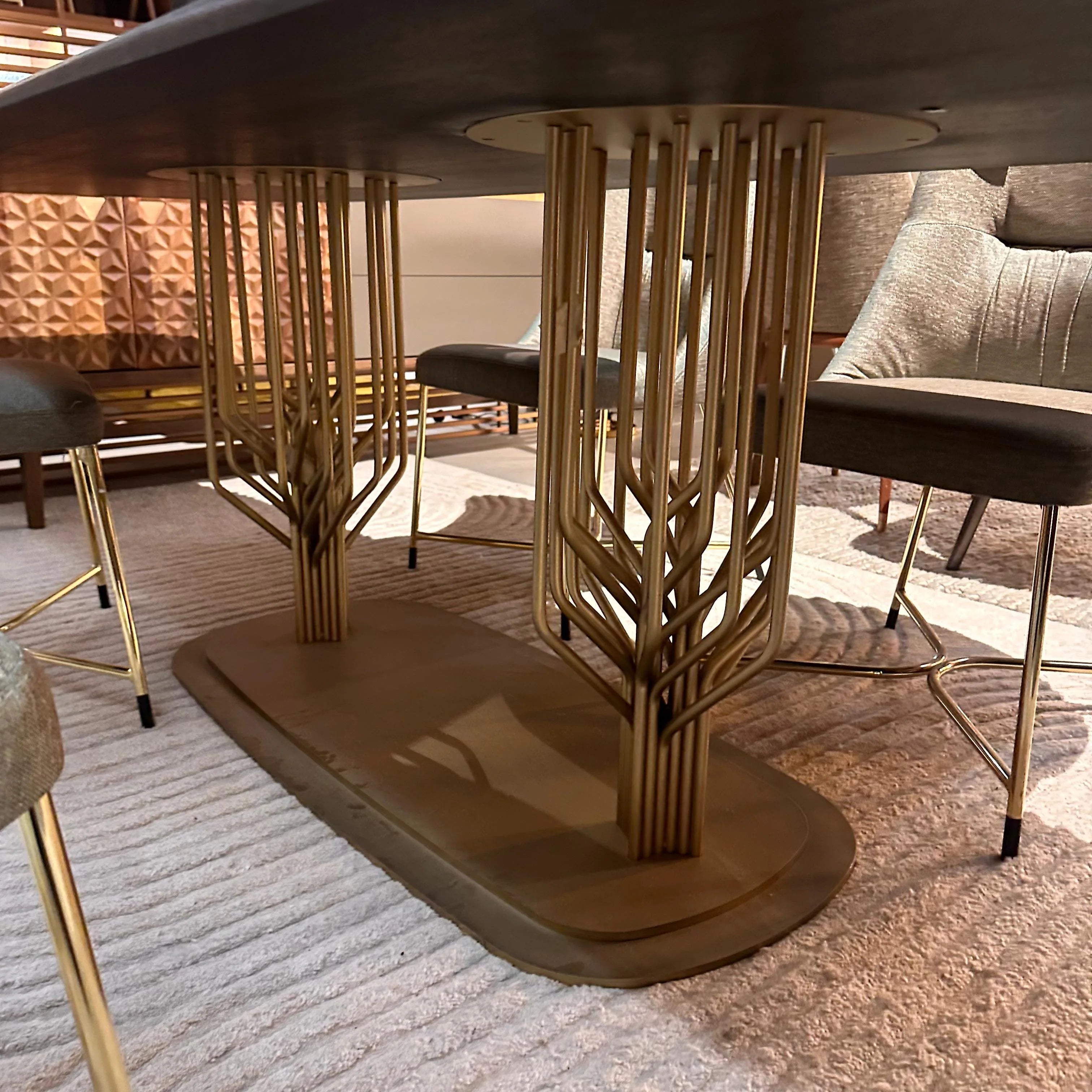 Display of the LODA Furniture Bug-240 dining table, showcasing its wooden surface and modern design for display purposes.