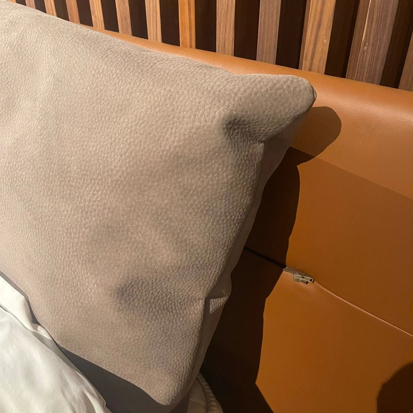 Display Item - Era King Size Bedstead Era-Bed-YAS -  DISPLAY ITEM - ebarza Furniture UAE | Shop Modern Furniture in Abu Dhabi & Dubai - مفروشات ايبازرا في الامارات | تسوق اثاث عصري وديكورات مميزة في دبي وابوظبي