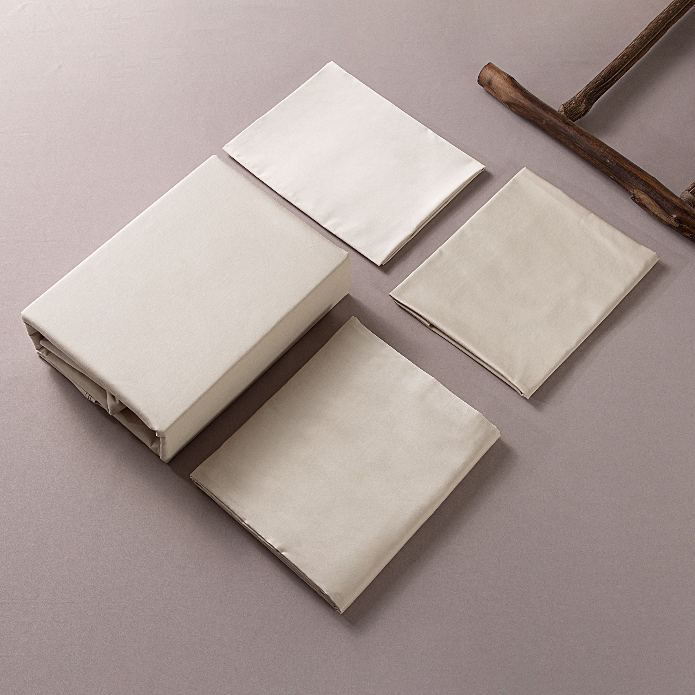 Beige bedding set by BEACON with 245x260cm and 220x240cm duvet covers and 60x88cm pillowcases, cozy and stylish for bedroom.