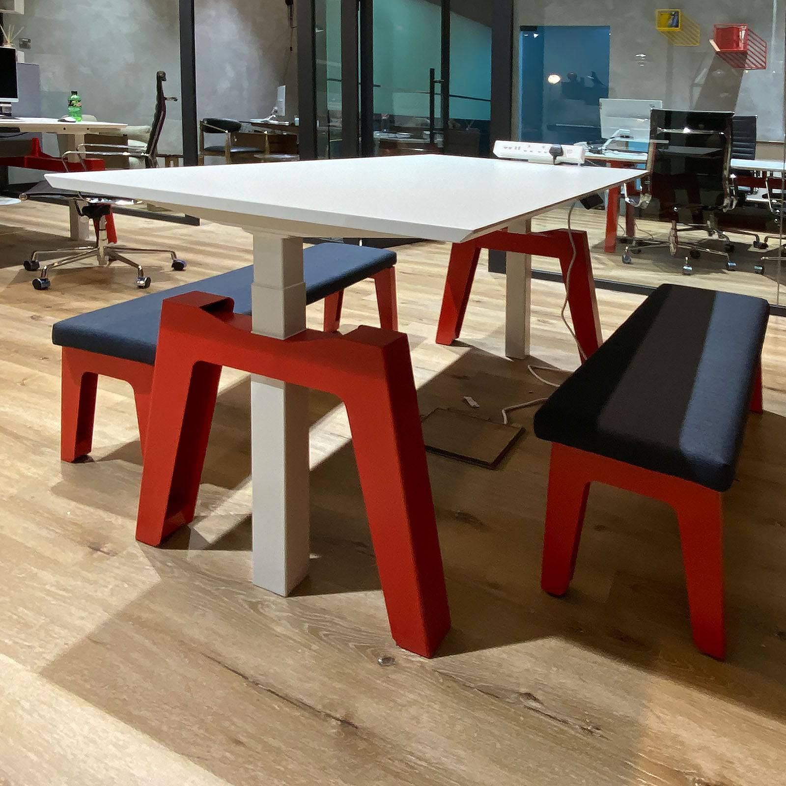 Ebarza Hydraulic  Meeting Table -Red -  Office Desks | طاولة اجتماعات إبرزا الهيدروليكية - أحمر - ebarza Furniture UAE | Shop Modern Furniture in Abu Dhabi & Dubai - مفروشات ايبازرا في الامارات | تسوق اثاث عصري وديكورات مميزة في دبي وابوظبي
