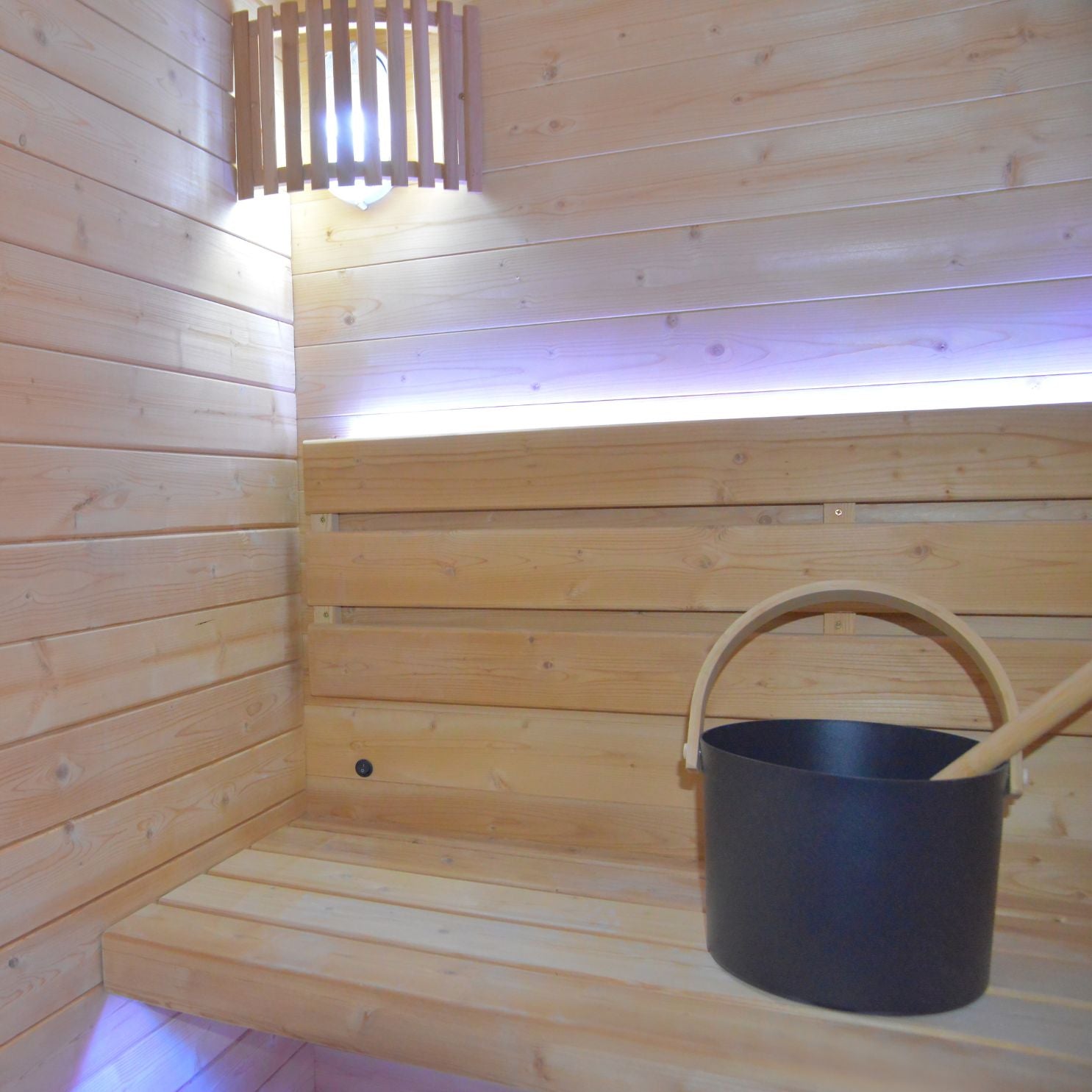 BEACON EBARZA Indoor/Outdoor Sauna Room LM-BR200TD, spacious sauna with wooden interior and glass door for relaxation