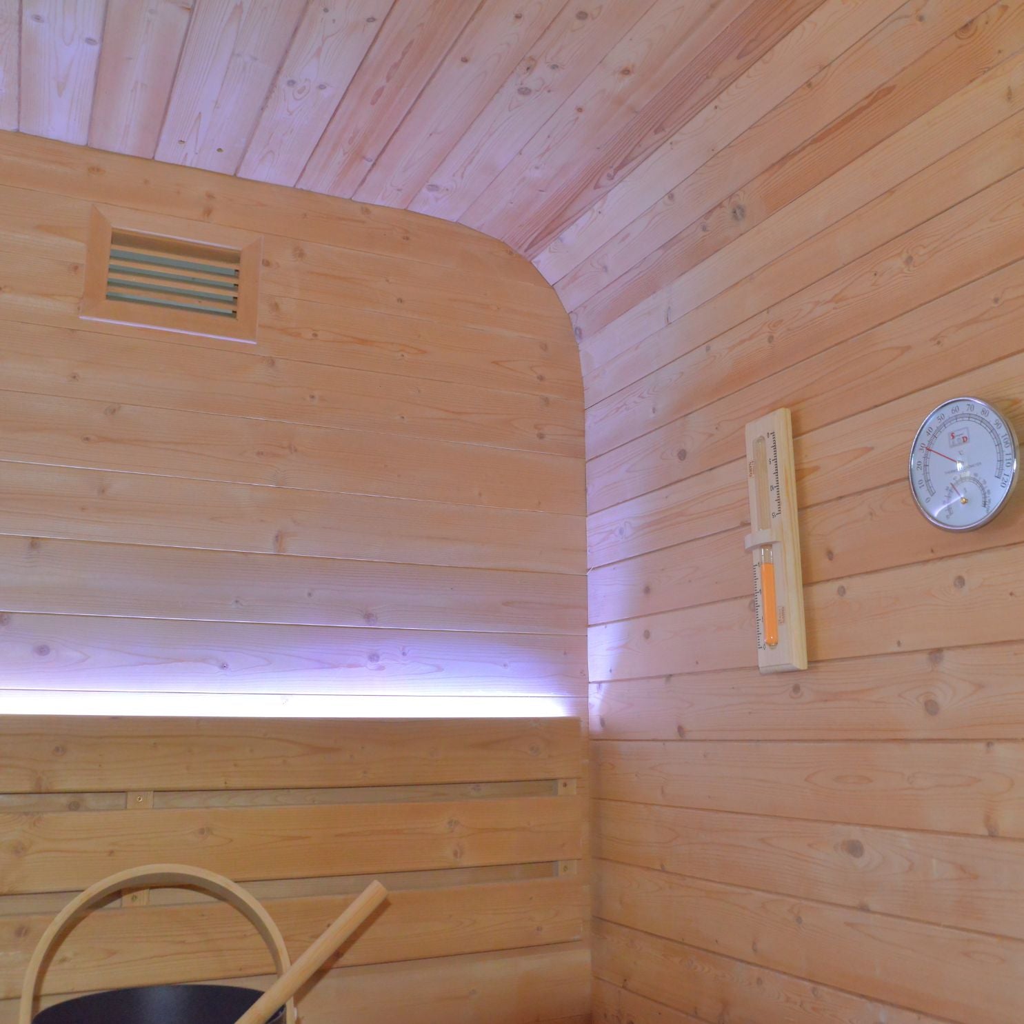 BEACON EBARZA indoor/outdoor sauna room LM-BR200TD with wooden interior and glass door for relaxing sauna experience