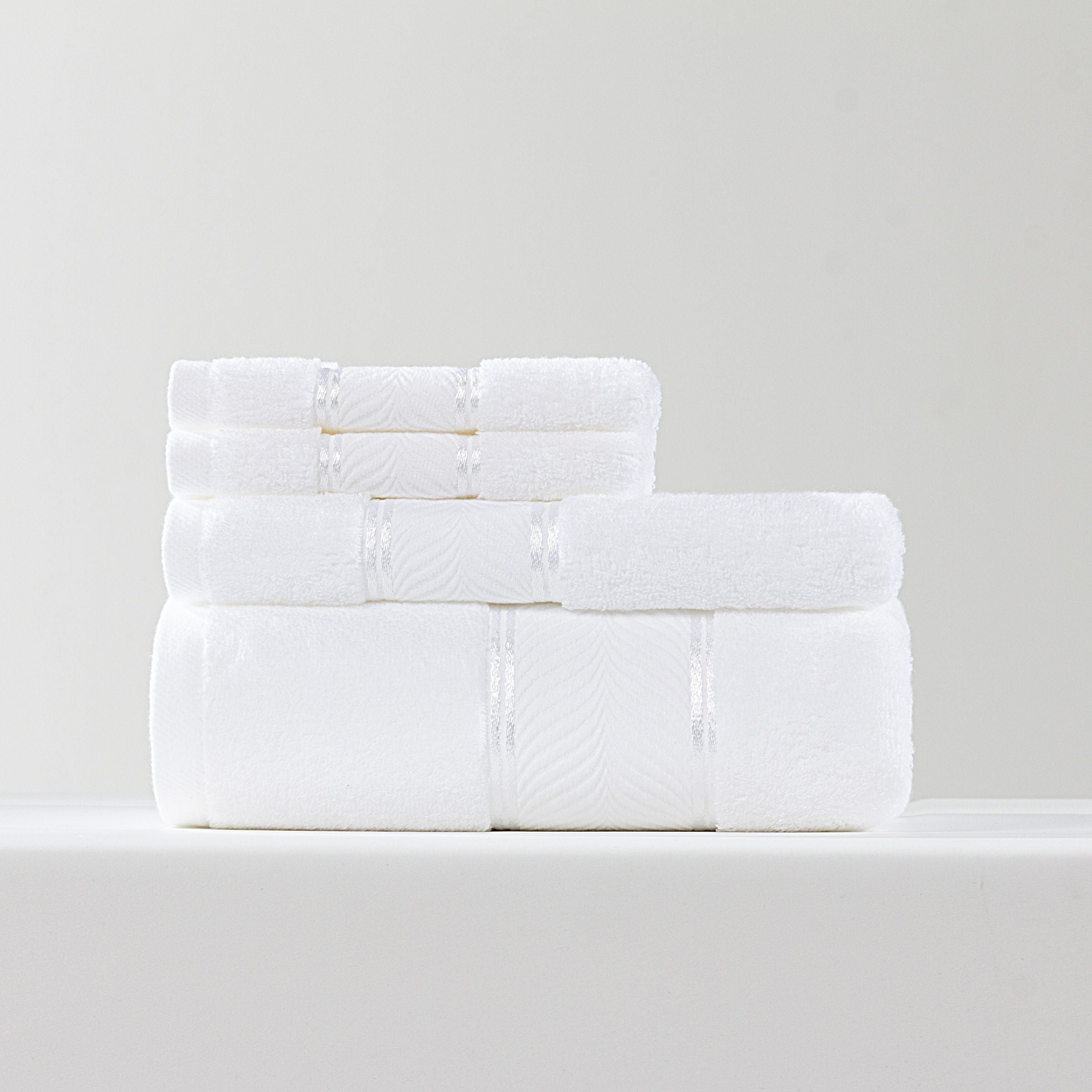 ebarza Shinning Towel Set  EBTS-002 -  Towels | مجموعة مناشف إيبارزا اللامعة - ebarza Furniture UAE | Shop Modern Furniture in Abu Dhabi & Dubai - مفروشات ايبازرا في الامارات | تسوق اثاث عصري وديكورات مميزة في دبي وابوظبي