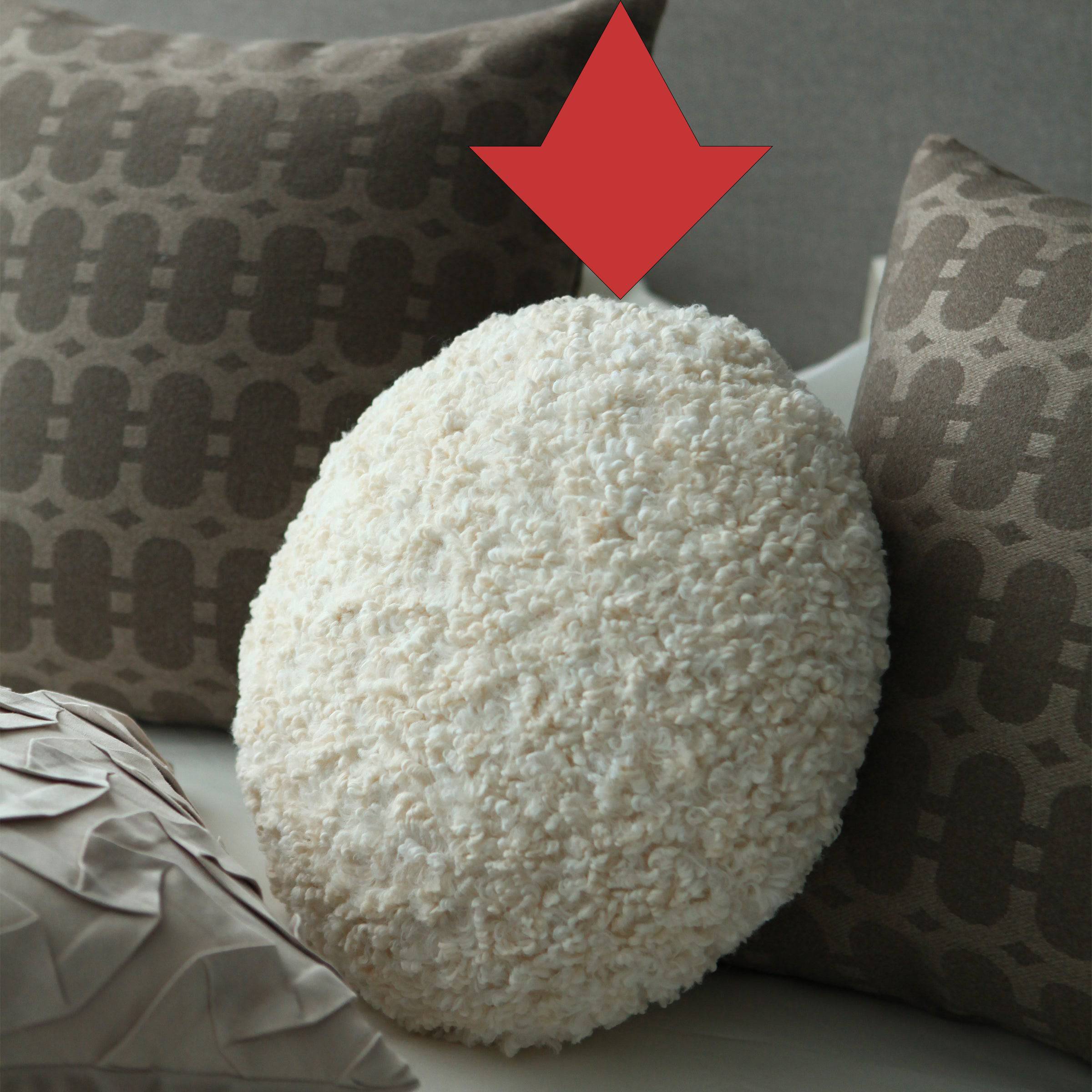 Eva Plush Round Cushion D 40Cm Ecc048 -  Cushions | وسادة دائرية من القطيفة إيفا بقطر 40 سم - ebarza Furniture UAE | Shop Modern Furniture in Abu Dhabi & Dubai - مفروشات ايبازرا في الامارات | تسوق اثاث عصري وديكورات مميزة في دبي وابوظبي
