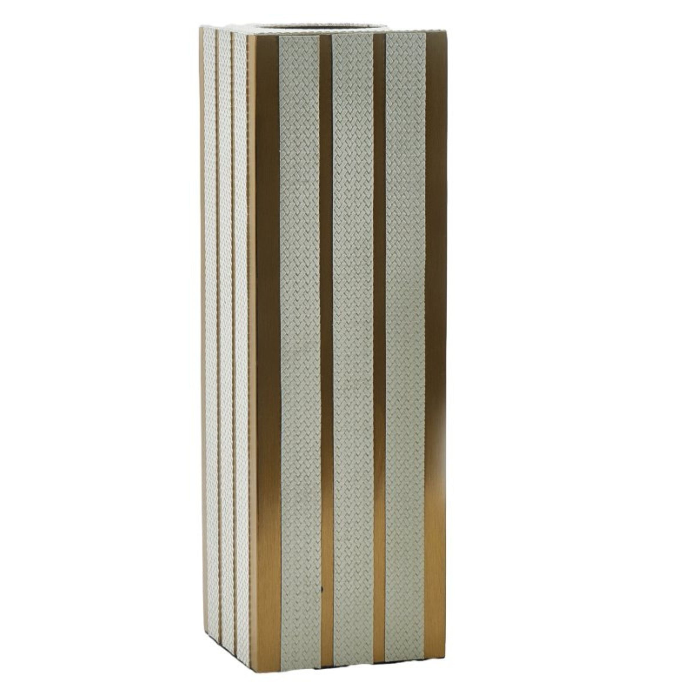 Elegant BEACON flower vase in L DD201031AL style, featuring a sleek design perfect for displaying floral arrangements.