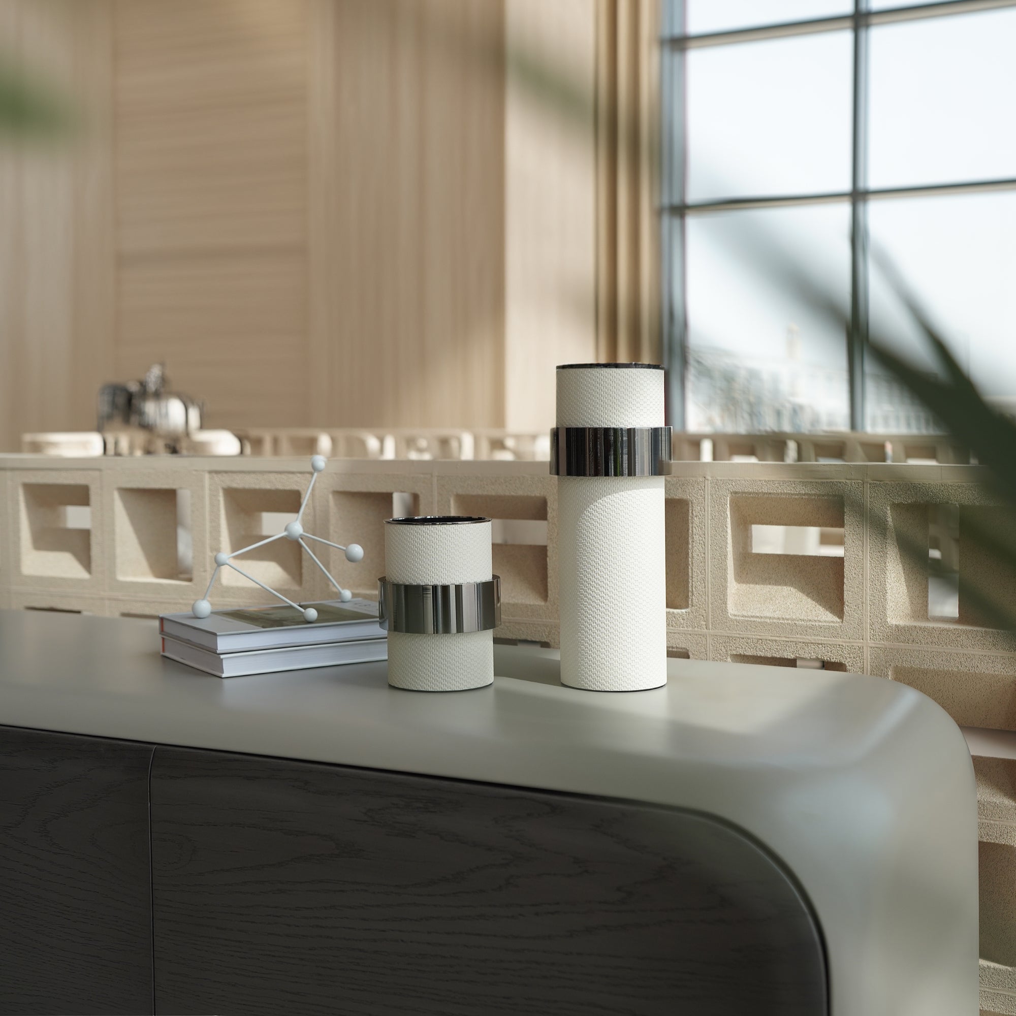 Flower Vase-L DD220402AL BGB -  Vases - ebarza Furniture UAE | Shop Modern Furniture in Abu Dhabi & Dubai - مفروشات ايبازرا في الامارات | تسوق اثاث عصري وديكورات مميزة في دبي وابوظبي