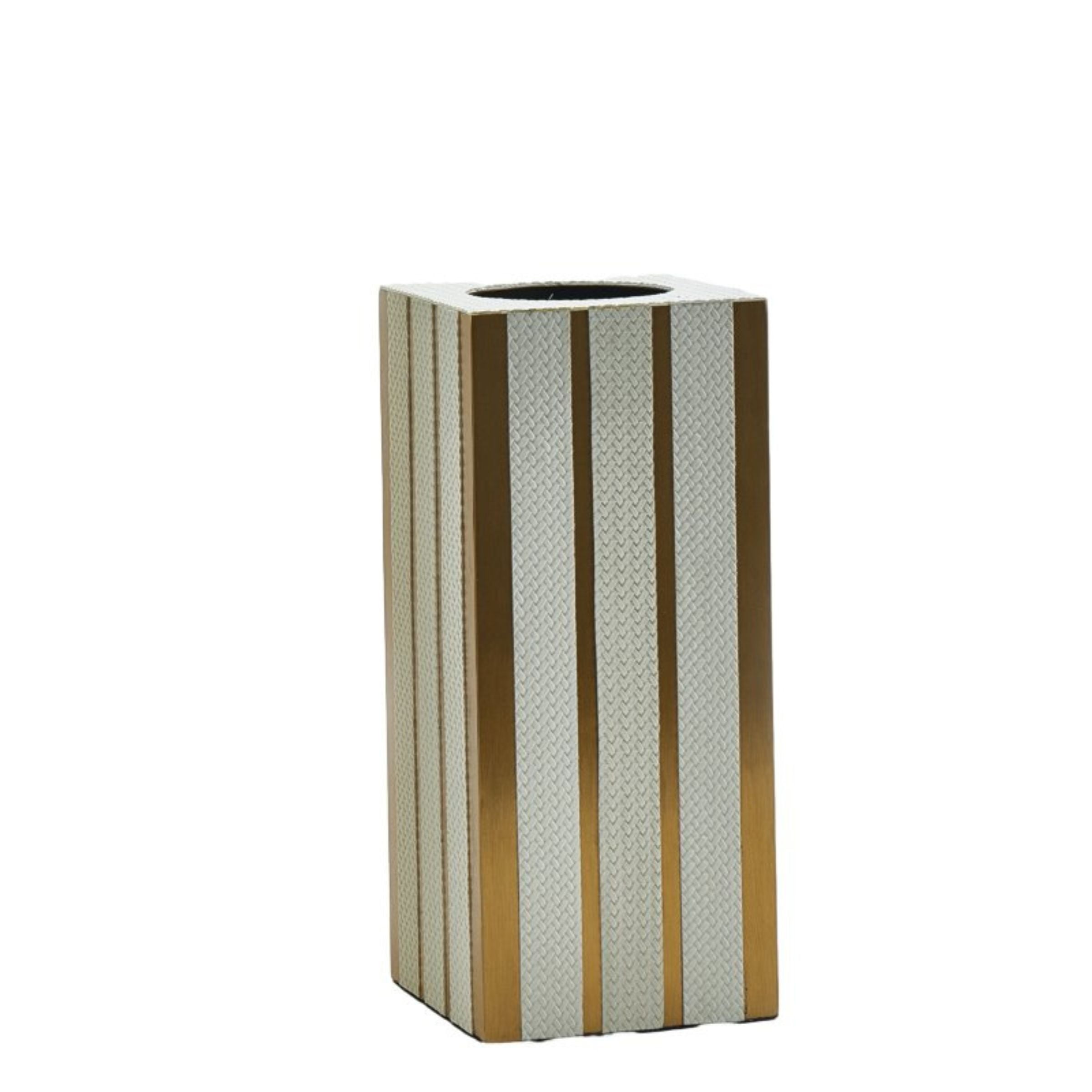 Elegant BEACON flower vase S DD201031AS with a sleek design, perfect for displaying fresh or artificial flowers.