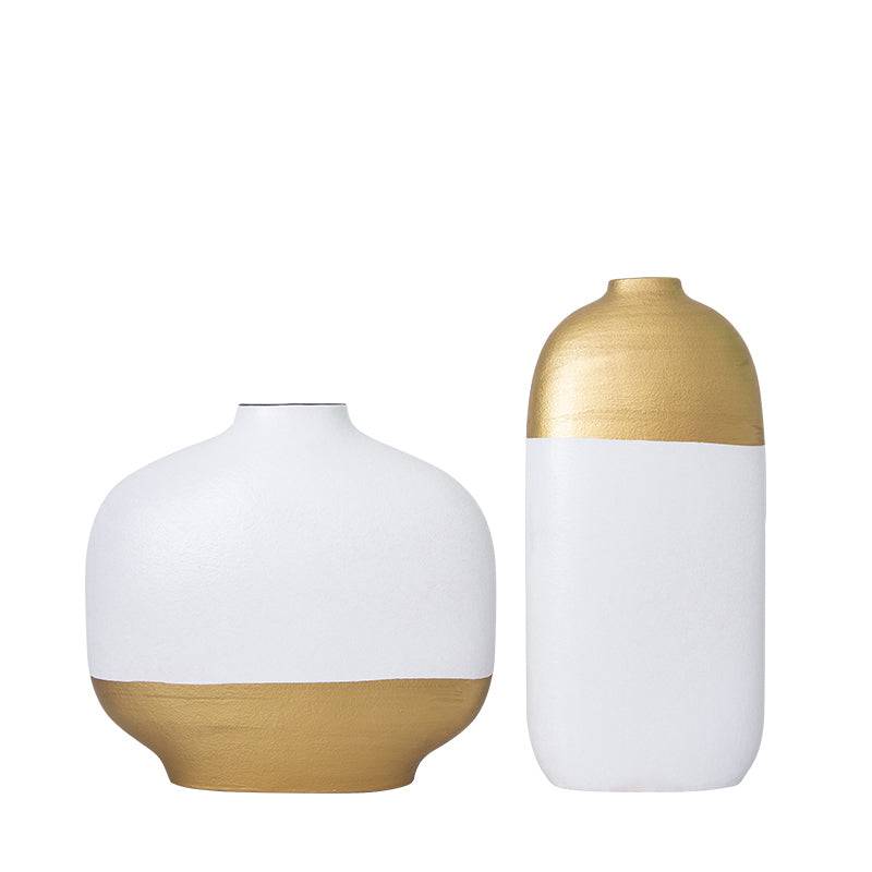 Golden Flat Shape Ceramic Vase-A Fa-D2105A -  Vases | مزهرية سيراميك ذهبية الشكل - ebarza Furniture UAE | Shop Modern Furniture in Abu Dhabi & Dubai - مفروشات ايبازرا في الامارات | تسوق اثاث عصري وديكورات مميزة في دبي وابوظبي