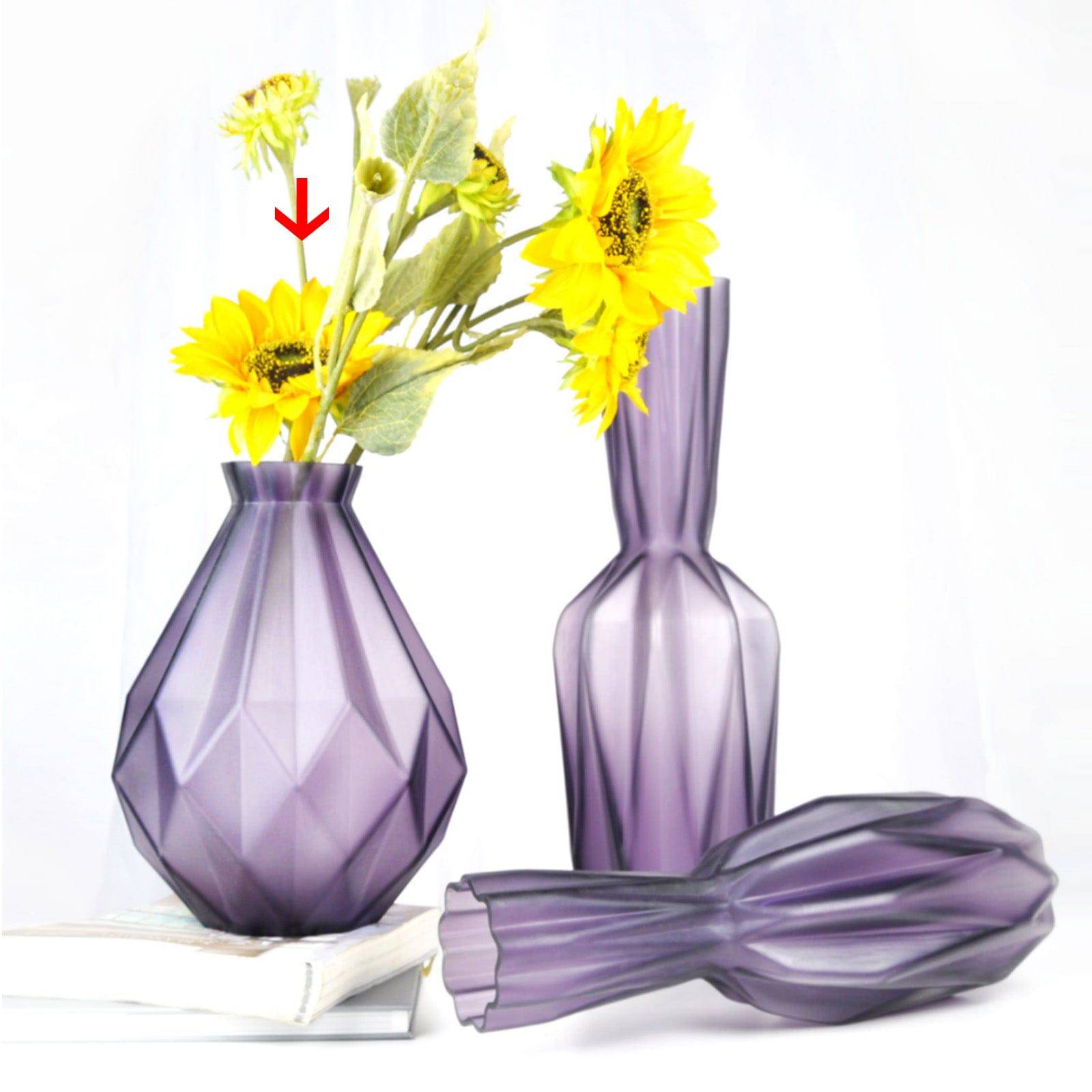Handmade Balloton Glass Vase  14436-300 -  Vases | مزهرية زجاجية مصنوعة يدوياً - ebarza Furniture UAE | Shop Modern Furniture in Abu Dhabi & Dubai - مفروشات ايبازرا في الامارات | تسوق اثاث عصري وديكورات مميزة في دبي وابوظبي