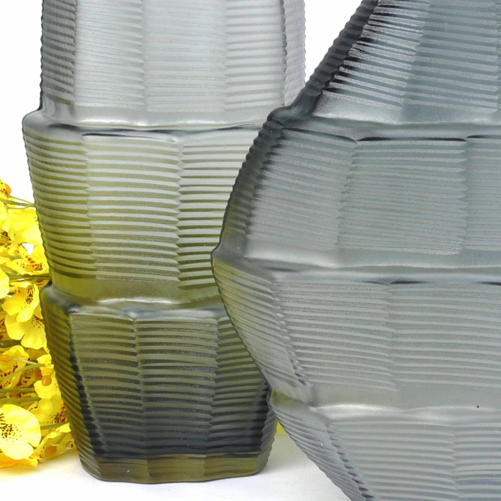 Handmade Balloton Glass Vase 14761-425-Gray -  Vases | مزهرية زجاجية مصنوعة يدوياً - ebarza Furniture UAE | Shop Modern Furniture in Abu Dhabi & Dubai - مفروشات ايبازرا في الامارات | تسوق اثاث عصري وديكورات مميزة في دبي وابوظبي