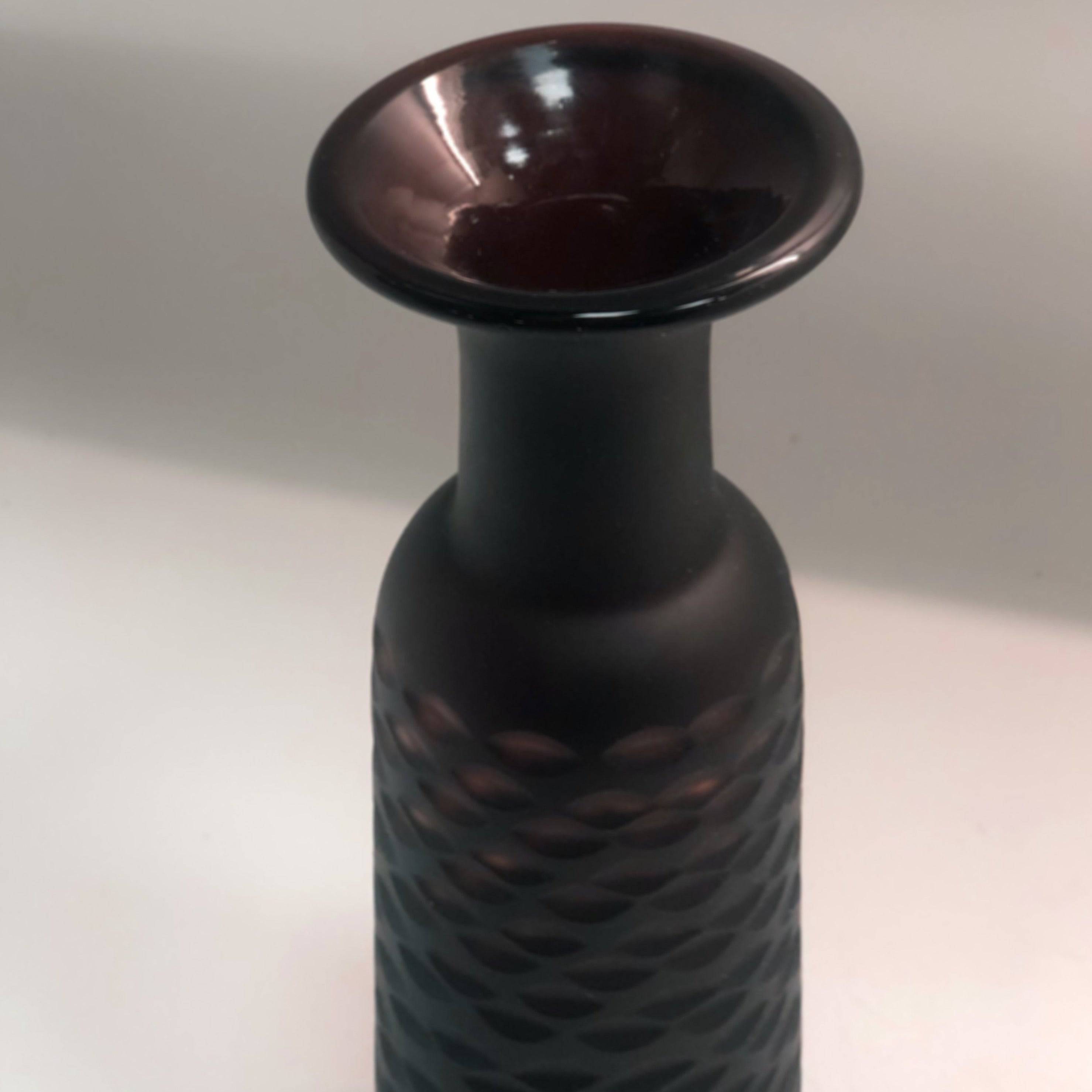 Handmade Balloton Glass Vase 15197-300-Choco -  Vases | مزهرية زجاجية مصنوعة يدوياً - ebarza Furniture UAE | Shop Modern Furniture in Abu Dhabi & Dubai - مفروشات ايبازرا في الامارات | تسوق اثاث عصري وديكورات مميزة في دبي وابوظبي