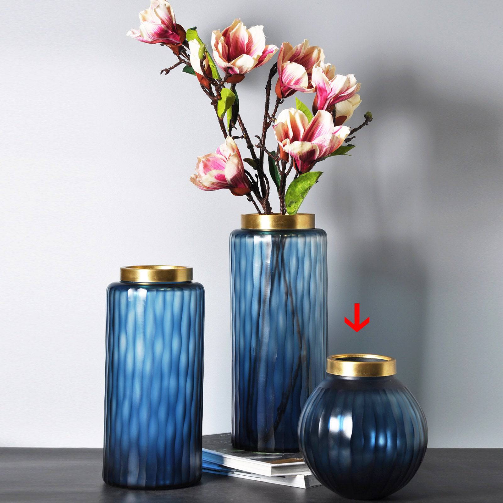 Handmade Balloton Glass  Vase 15204-195-Blue -  Vases | مزهرية زجاجية مصنوعة يدوياً - ebarza Furniture UAE | Shop Modern Furniture in Abu Dhabi & Dubai - مفروشات ايبازرا في الامارات | تسوق اثاث عصري وديكورات مميزة في دبي وابوظبي