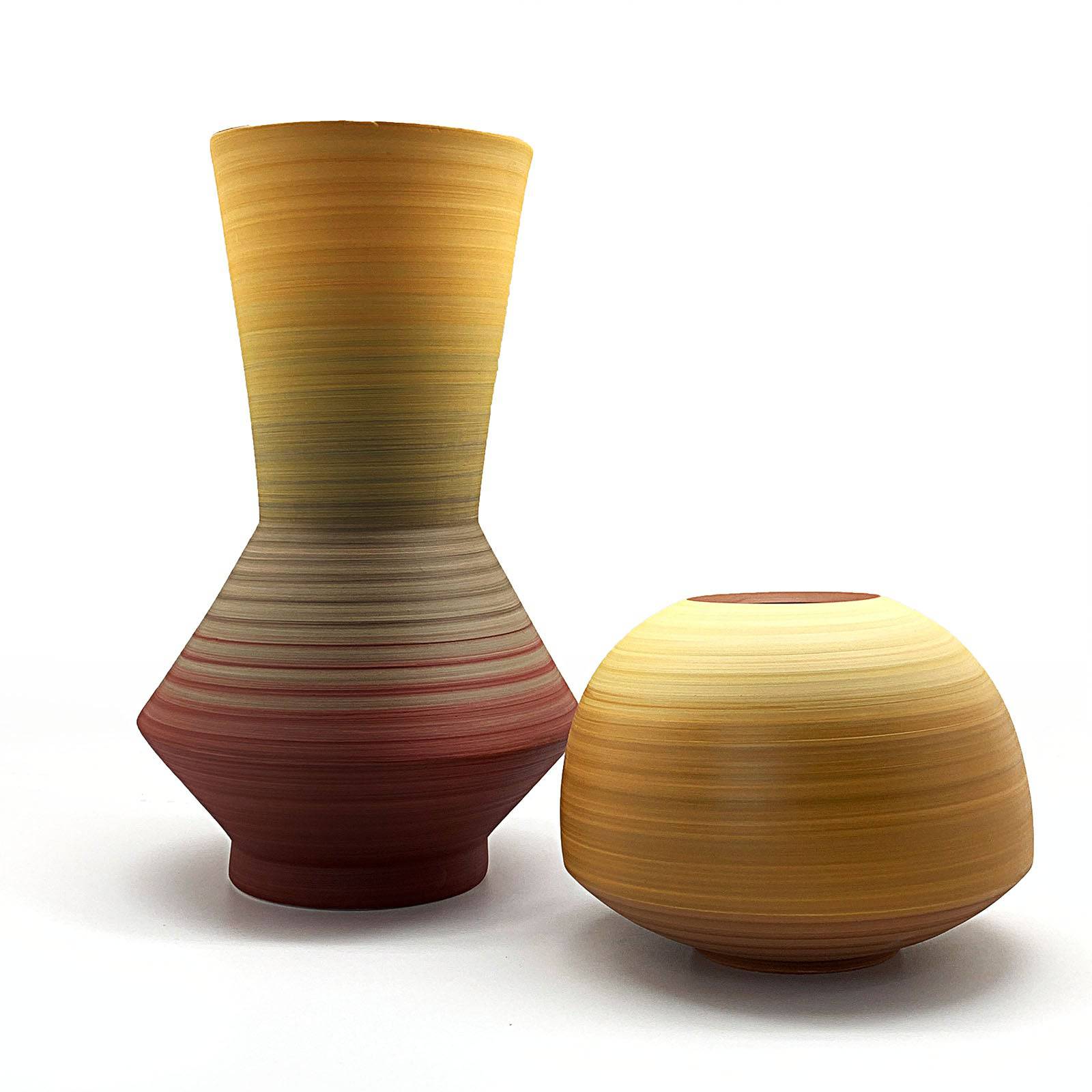 Handmade Ceramic Vase Qj045-L-A19 -  Vases | مزهرية سيراميك صناعة يدوية - ebarza Furniture UAE | Shop Modern Furniture in Abu Dhabi & Dubai - مفروشات ايبازرا في الامارات | تسوق اثاث عصري وديكورات مميزة في دبي وابوظبي