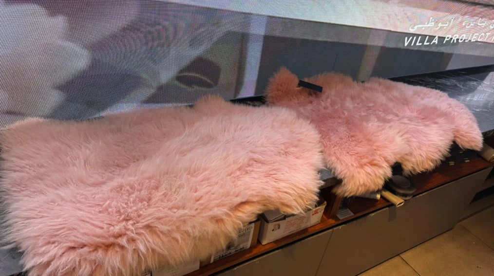 AS IS - Luxurious Sheepskin Rug -Natural Shp-P -  DISPLAY ITEM - ebarza Furniture UAE | Shop Modern Furniture in Abu Dhabi & Dubai - مفروشات ايبازرا في الامارات | تسوق اثاث عصري وديكورات مميزة في دبي وابوظبي