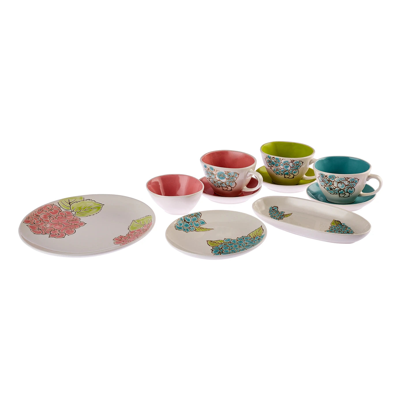 Karaca Giselle New Bone 26-piece dinnerware set for 6 people, including plates, bowls, and serving pieces, in elegant design
