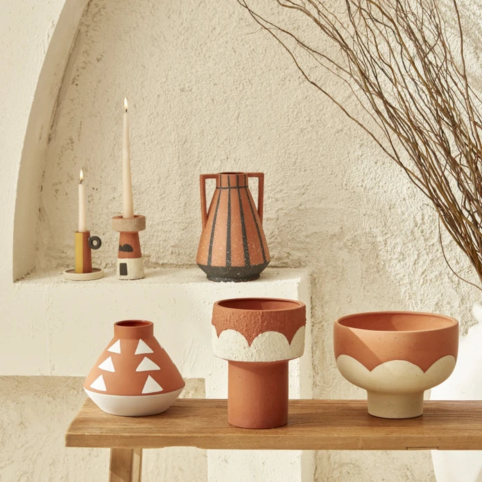 Karaca Home Simple Vase, 19.5 cm tall, clear glass with sleek design, suitable for floral arrangements and home decor.