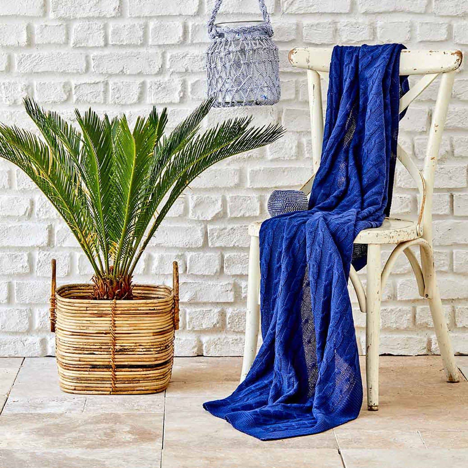 Karaca Home Sofa Blue Knitted Blanket 200.16.01.0346 -  Blankets | بطانية كاراجا هوم محبوكة باللون الأزرق - ebarza Furniture UAE | Shop Modern Furniture in Abu Dhabi & Dubai - مفروشات ايبازرا في الامارات | تسوق اثاث عصري وديكورات مميزة في دبي وابوظبي