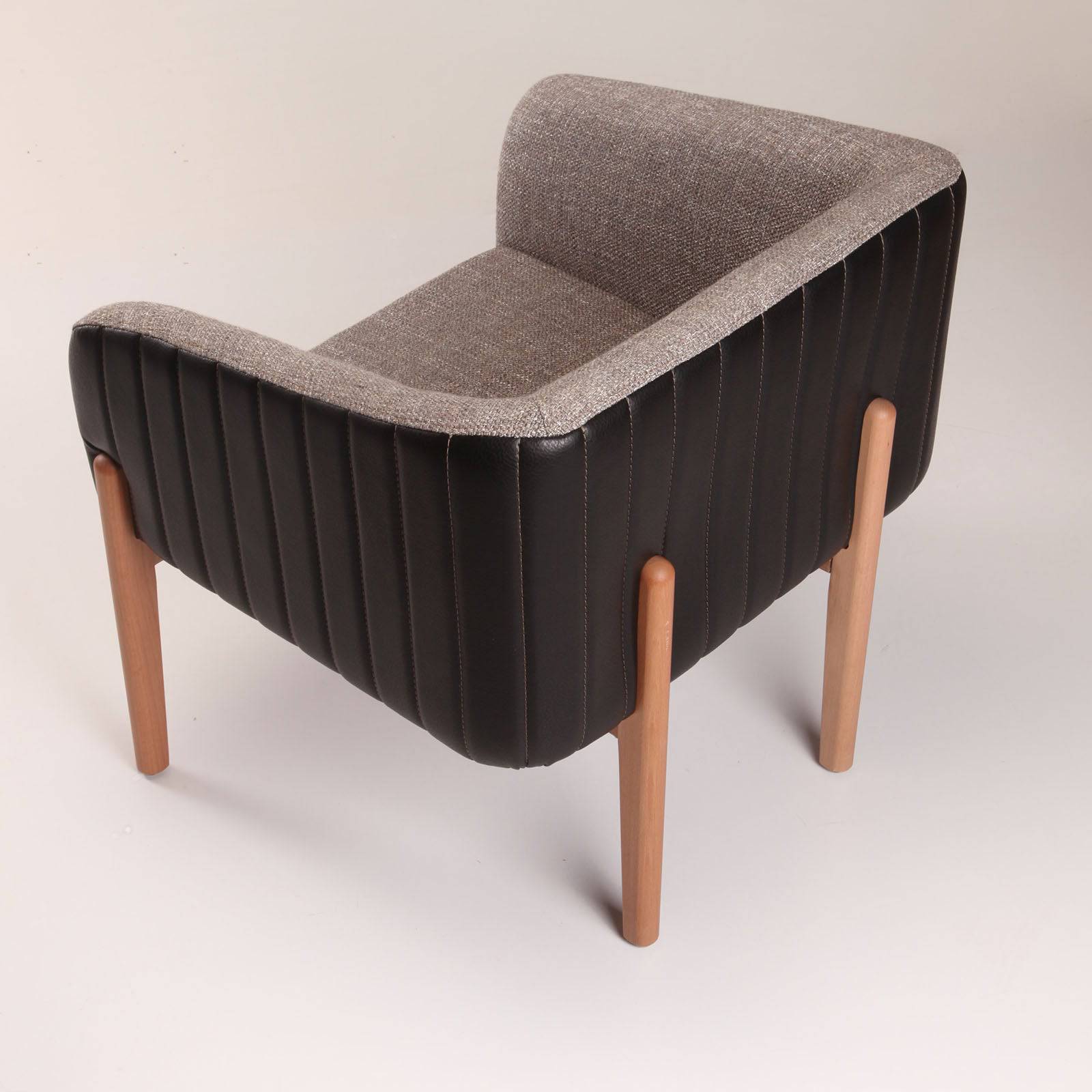 Kenn Lounge Chair  Ken-N-Grey-Black -  Lounge Chairs | كرسي صالة كين - ebarza Furniture UAE | Shop Modern Furniture in Abu Dhabi & Dubai - مفروشات ايبازرا في الامارات | تسوق اثاث عصري وديكورات مميزة في دبي وابوظبي