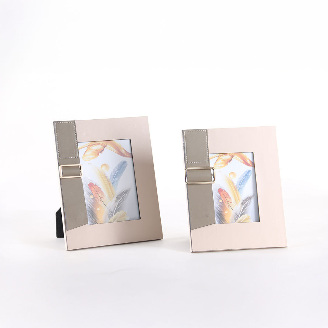 Leather picture frame BEACON KM3003BS for displaying photos, with a sleek design and durable leather finish.