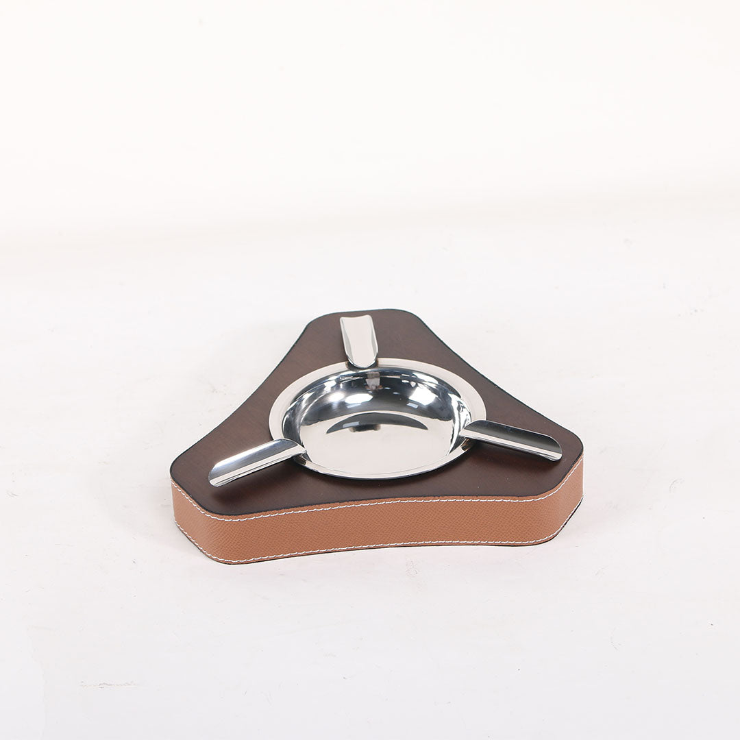 Leather Triangle Ashtray - KF4010D -  Home Decor Figurines - ebarza Furniture UAE | Shop Modern Furniture in Abu Dhabi & Dubai - مفروشات ايبازرا في الامارات | تسوق اثاث عصري وديكورات مميزة في دبي وابوظبي