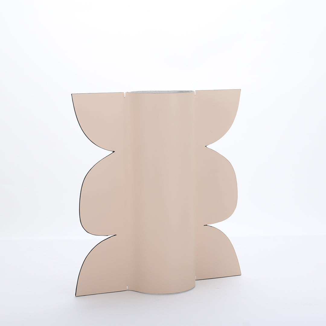 Leather Vase-Dry & Fresh-L by BEACON, a stylish leather vase with a sleek design, suitable for dry or fresh flowers.