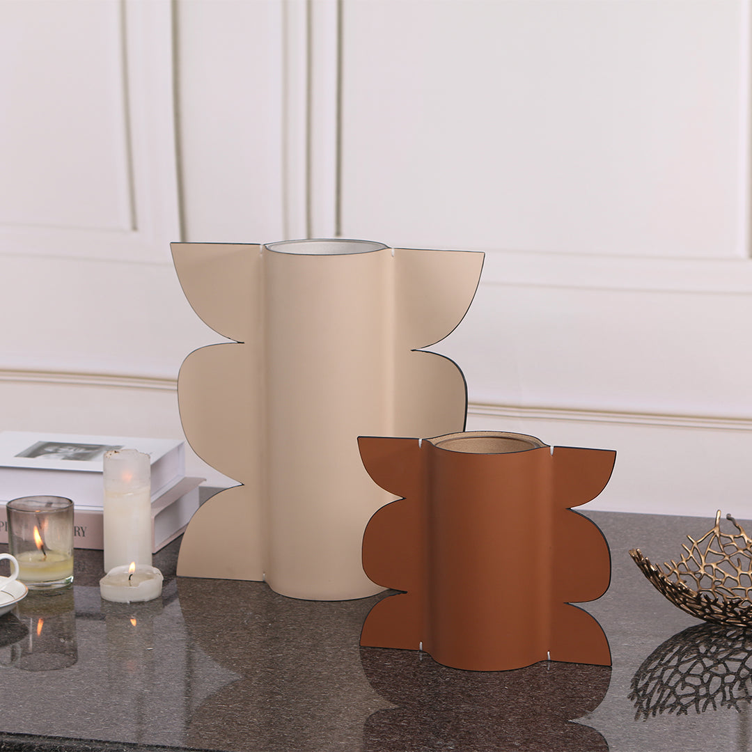 Leather Vase-Dry & Fresh-L by BEACON, a stylish leather vase with a textured surface, designed for decorative floral arrangements.