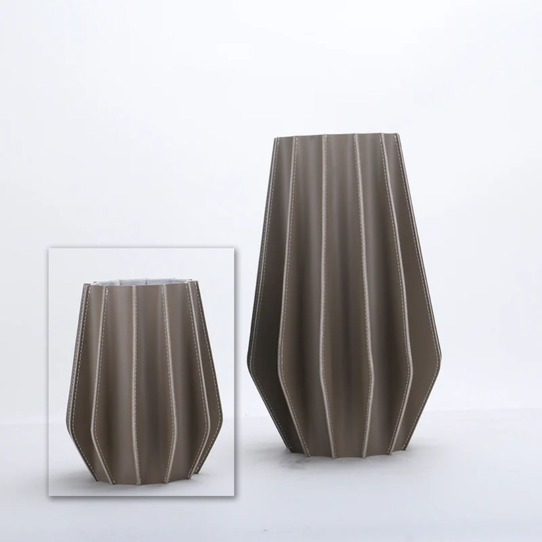 Leather Vase-Dry & Fresh-S by BEACON, stylish vase with leather texture, suitable for dry or fresh floral arrangements.