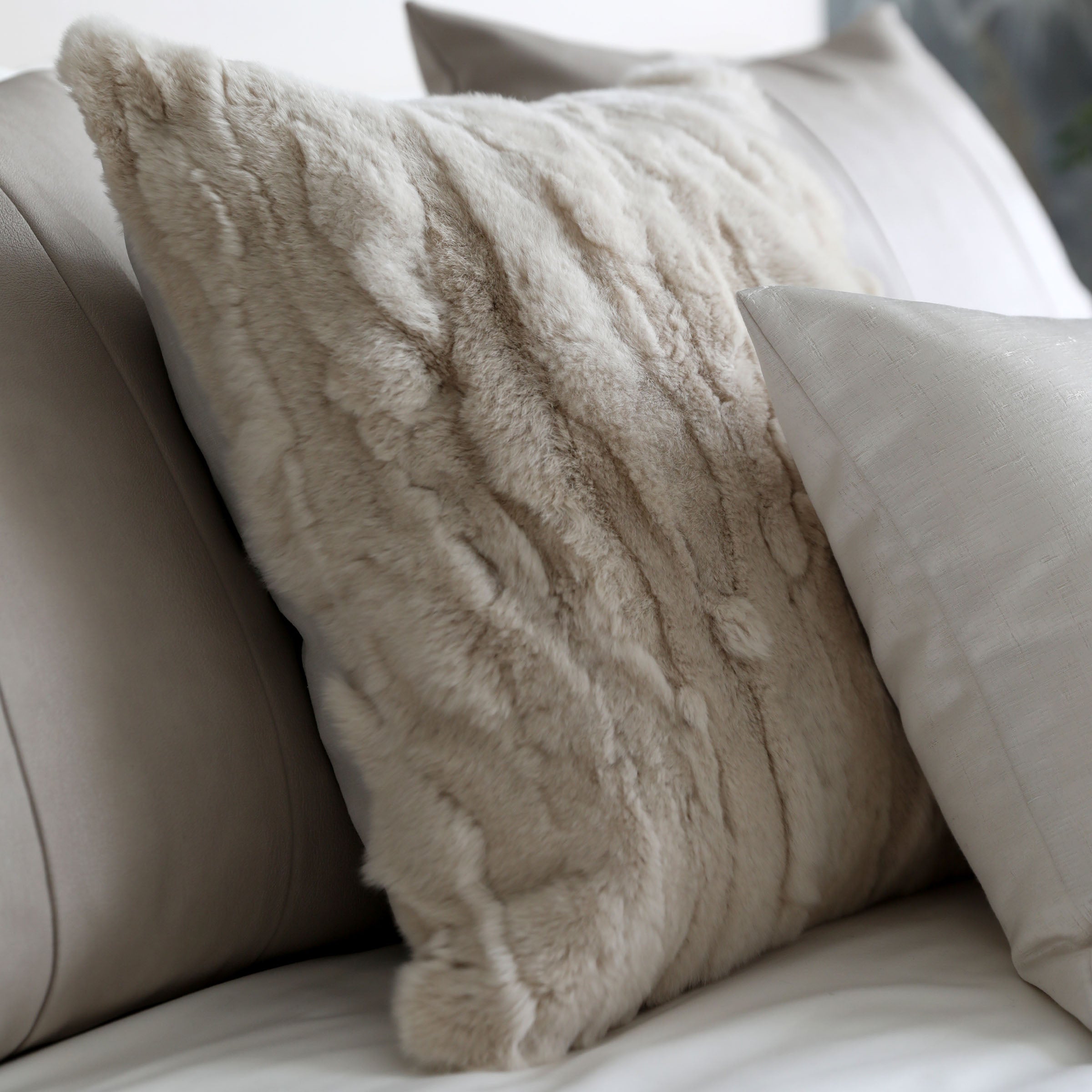 BEACON Leonardo full bedding set with intricate patterns, includes comforter and pillowcases in a stylish bedroom display.