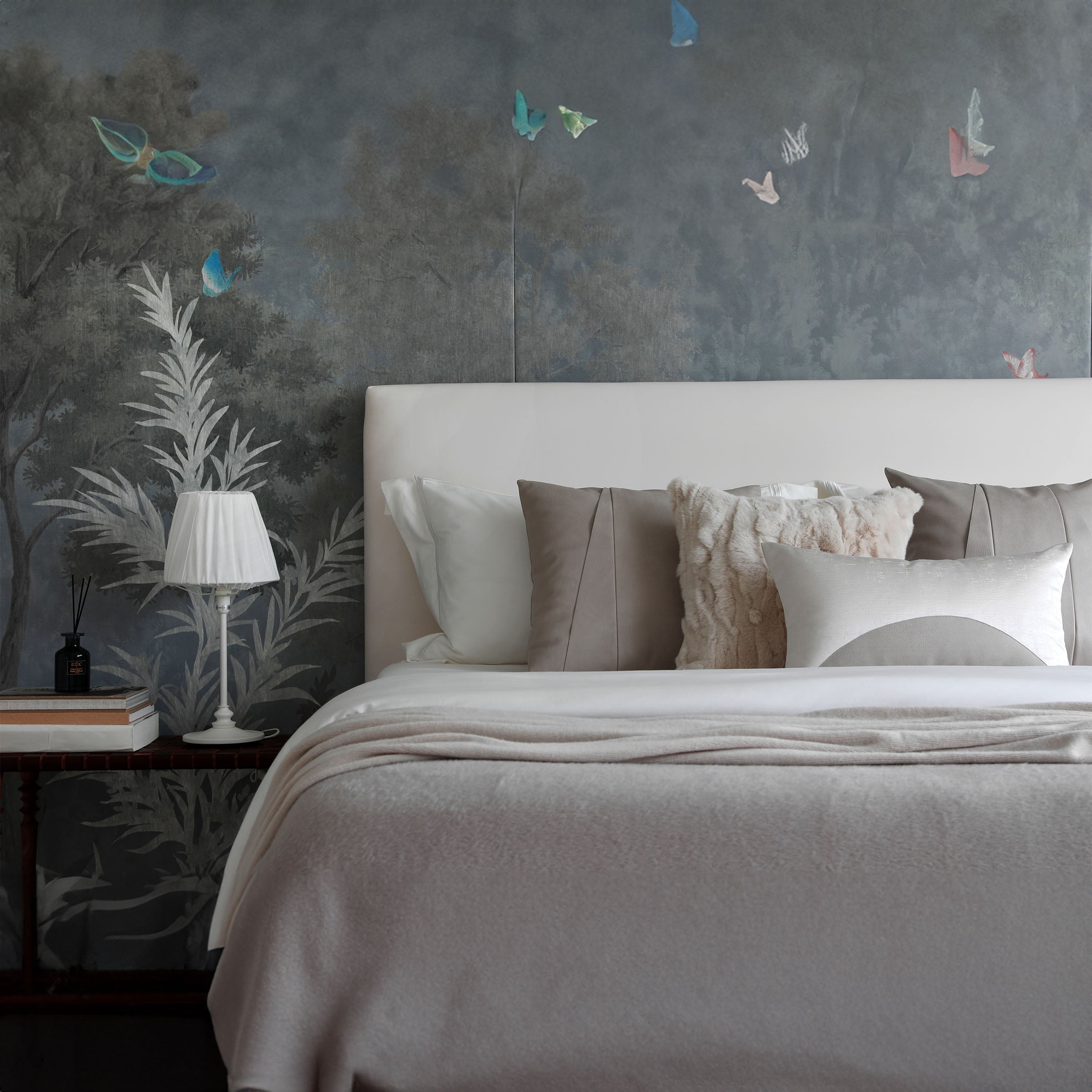 Leonardo full bedding set by BEACON featuring a stylish, patterned duvet cover and matching pillowcases for a cozy bedroom look.