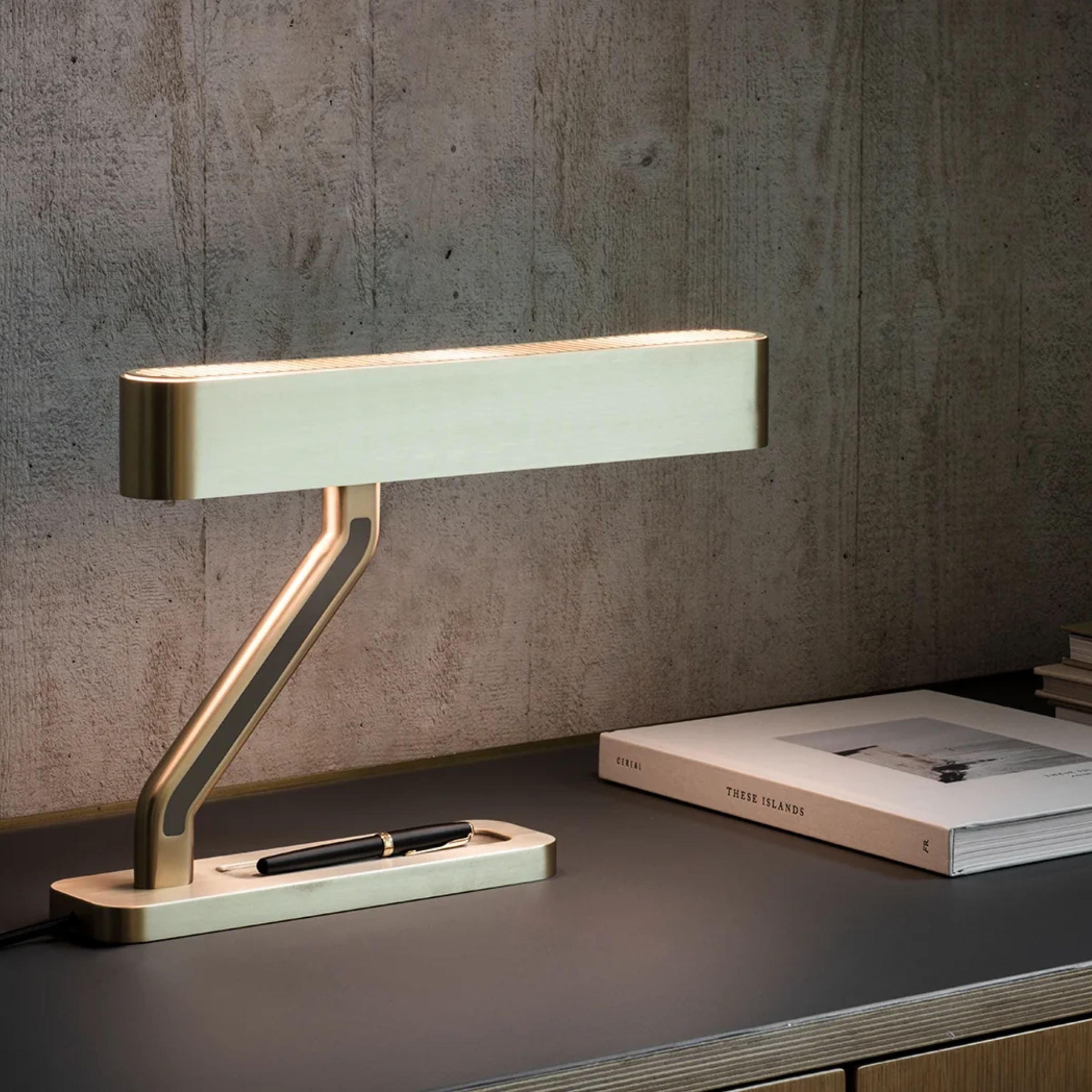 Lexy Table Lamp CY-LTD-1012 -  Desk\table Lamps - ebarza Furniture UAE | Shop Modern Furniture in Abu Dhabi & Dubai - مفروشات ايبازرا في الامارات | تسوق اثاث عصري وديكورات مميزة في دبي وابوظبي