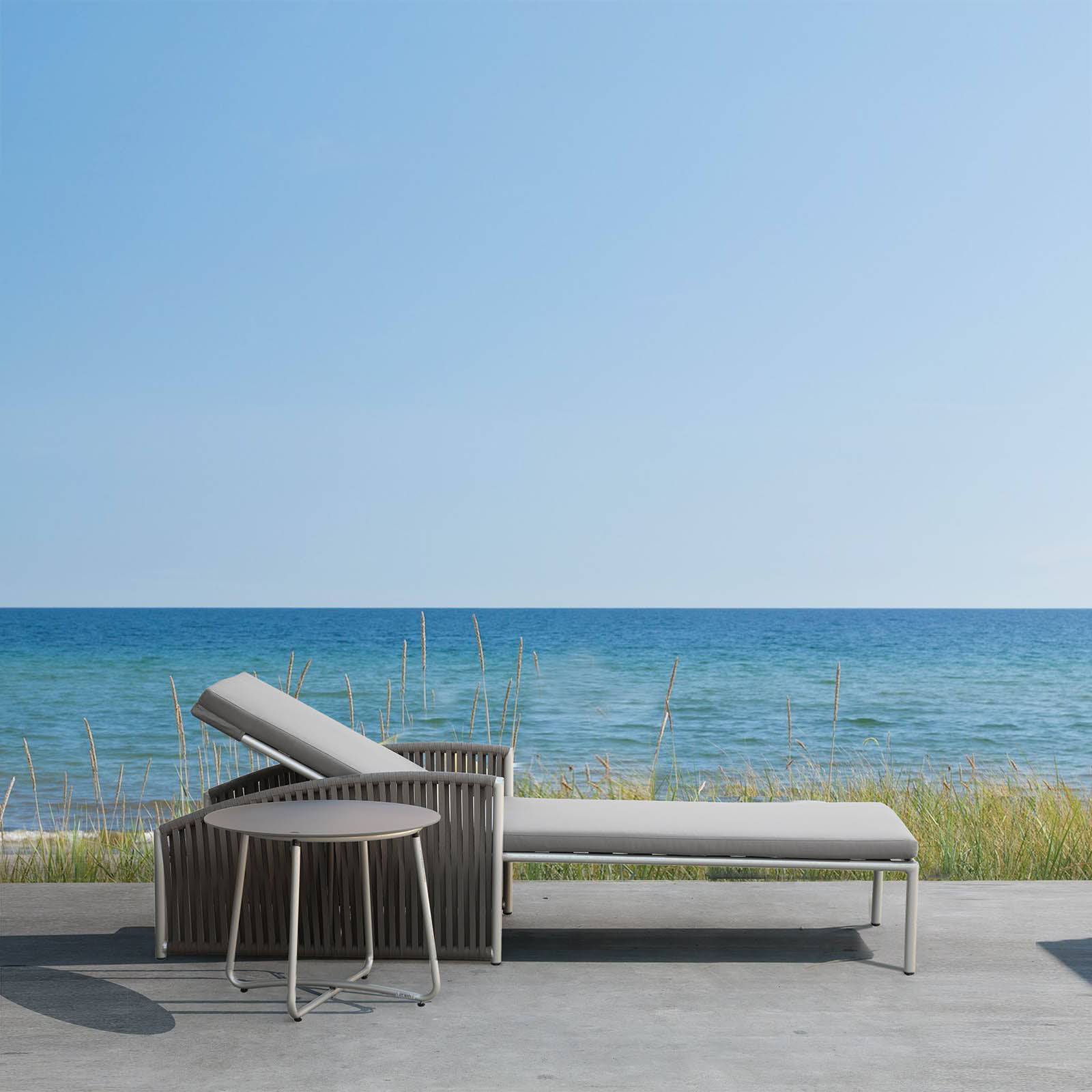 Lyon Sunbed Outdoor 20840101 -  Sunloungers | سرير الشمس - ebarza Furniture UAE | Shop Modern Furniture in Abu Dhabi & Dubai - مفروشات ايبازرا في الامارات | تسوق اثاث عصري وديكورات مميزة في دبي وابوظبي