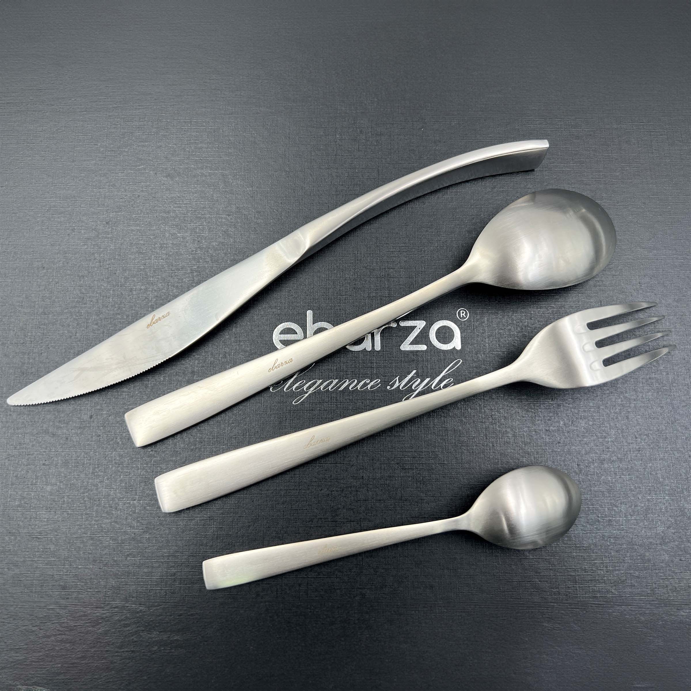 Metro Chic set of 24 pcs Matte Silver Cutlery Set  6362 -  Cutlery Sets - ebarza Furniture UAE | Shop Modern Furniture in Abu Dhabi & Dubai - مفروشات ايبازرا في الامارات | تسوق اثاث عصري وديكورات مميزة في دبي وابوظبي