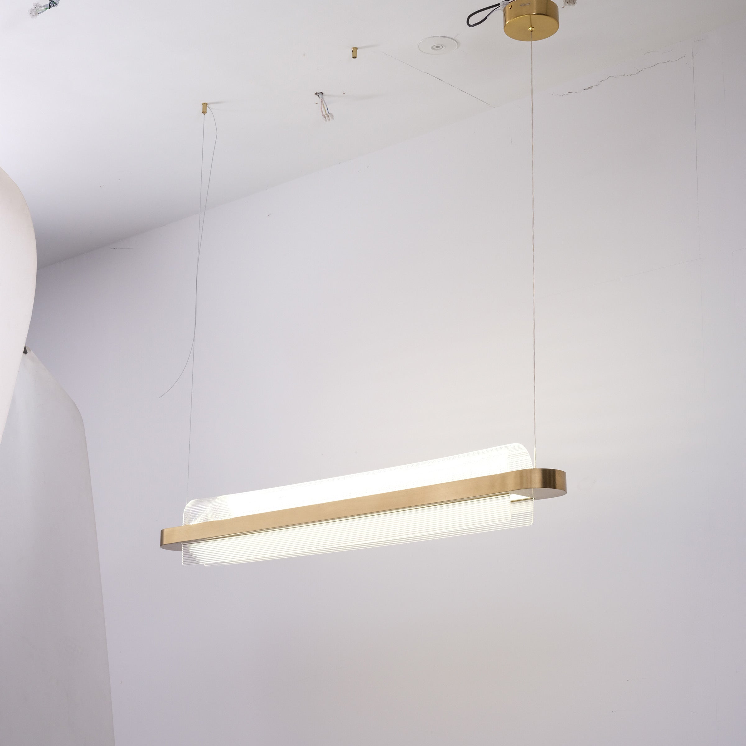 BEACON Molten Pearl Pendant Lamp CY-DD-1061 hanging pendant light with a smooth, glossy pearl finish and modern design.