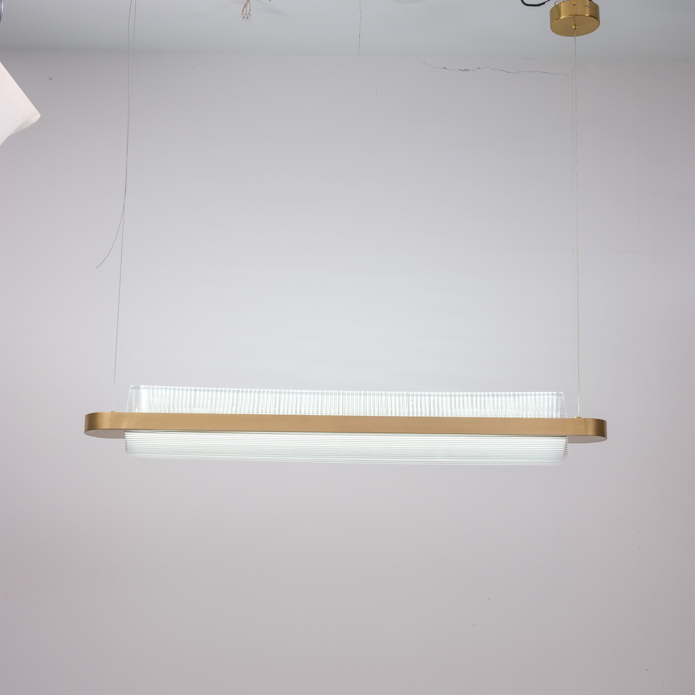 BEACON Molten Pearl Pendant Lamp CY-DD-1061 hanging with a smooth, glossy pearl-like finish and modern pendant light design