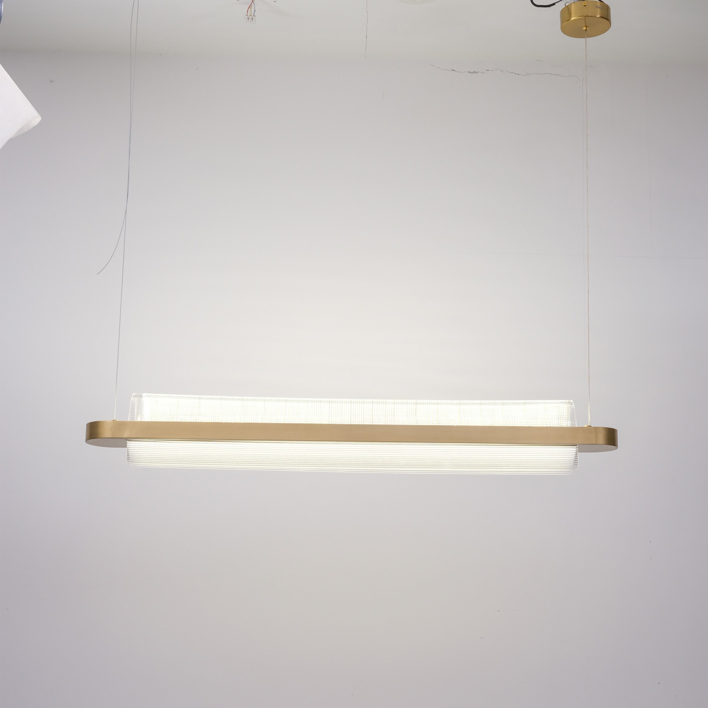 BEACON Molten Pearl Pendant Lamp CY-DD-1061 hanging pendant light with a glossy, pearl-like finish and modern design.