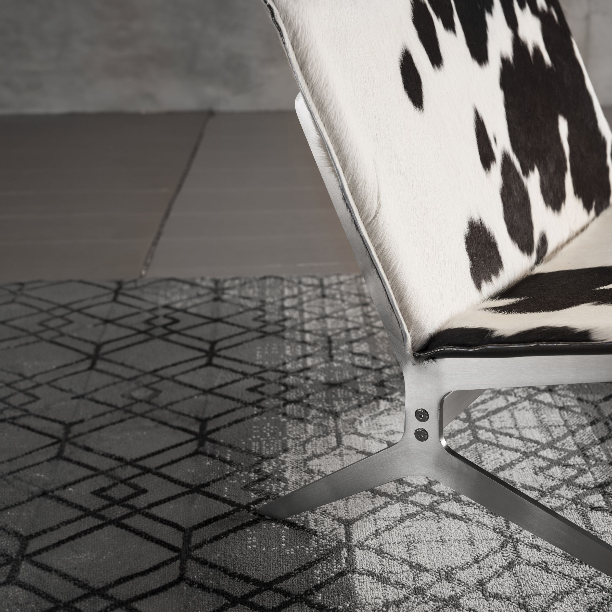 Mustang Cowhide Lounge Chair LC060 -  Lounge Chairs - ebarza Furniture UAE | Shop Modern Furniture in Abu Dhabi & Dubai - مفروشات ايبازرا في الامارات | تسوق اثاث عصري وديكورات مميزة في دبي وابوظبي