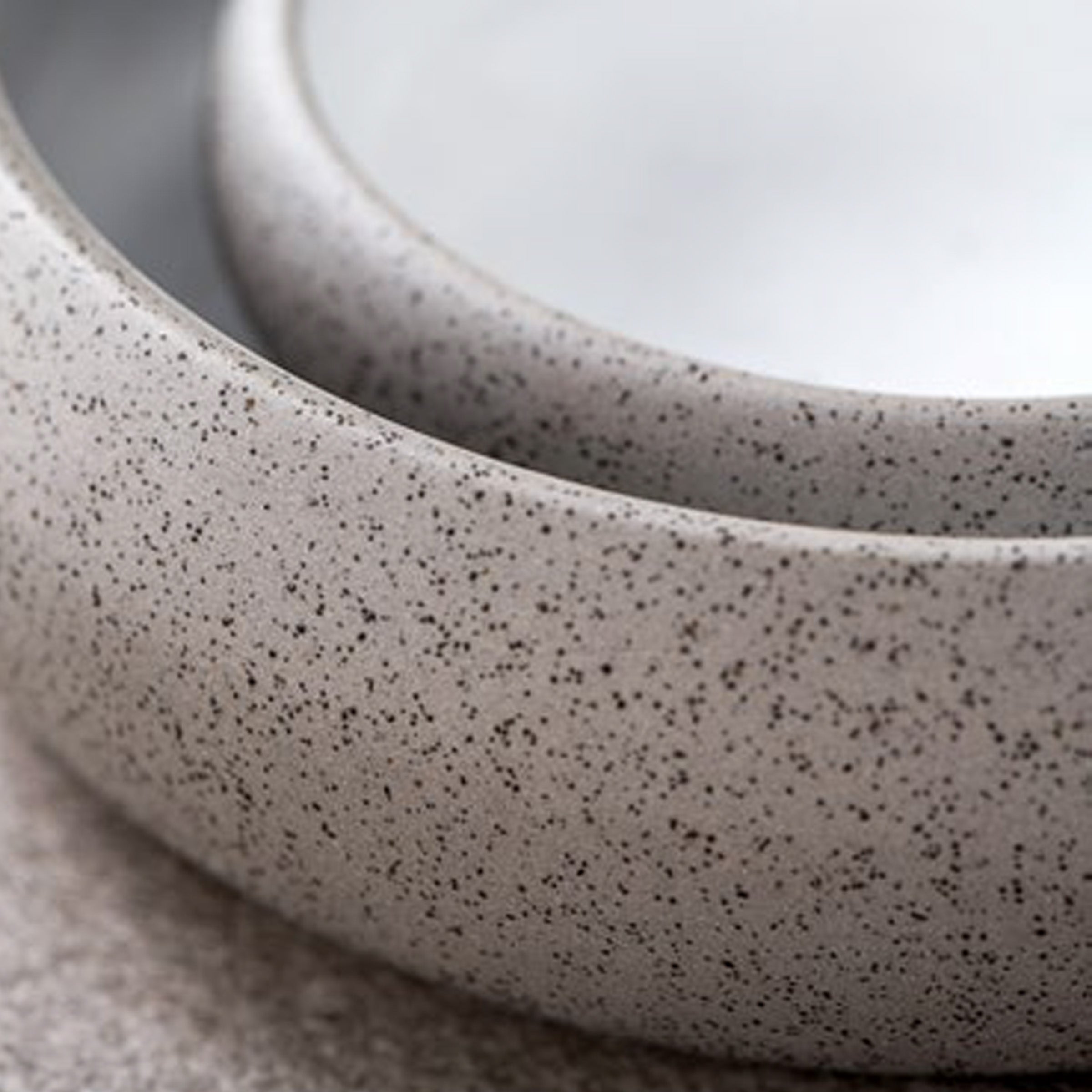 Nordic Western round plate by Beacon, 14cm diameter, ceramic tableware with a modern design, cream-colored finish.