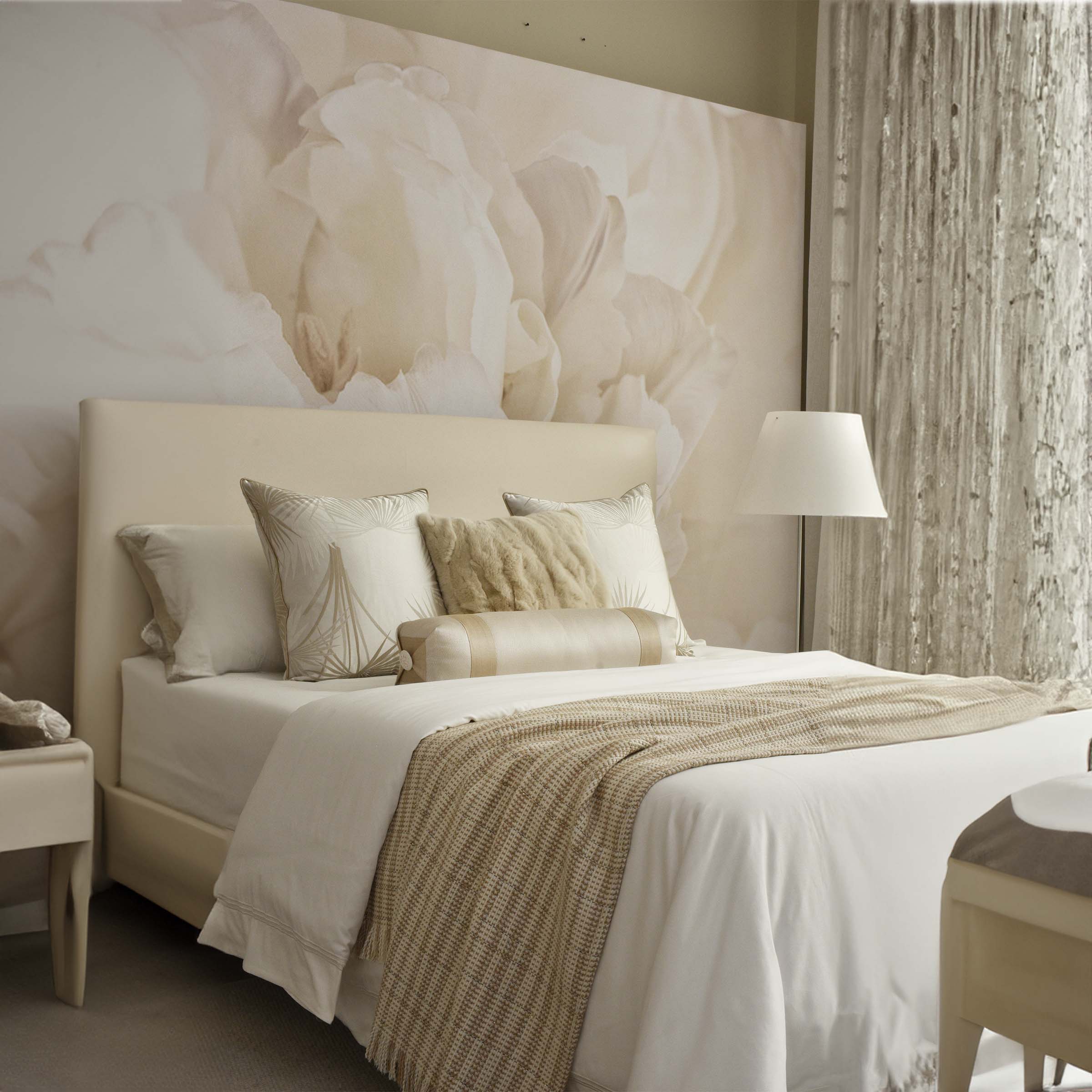 BEACON Odeom Full Bedding Set EBB032 with patterned duvet cover and matching pillowcases on a bed.