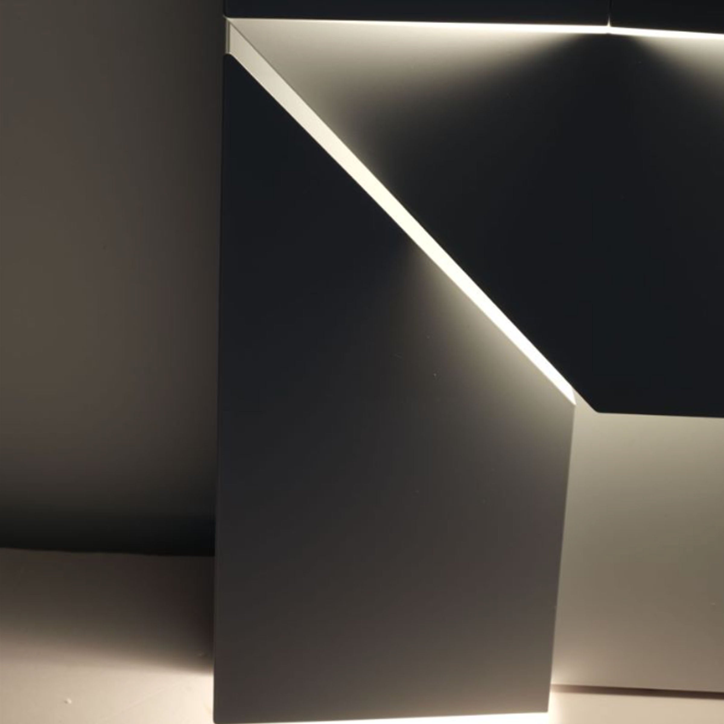 BEACON Origami Wall Lamp CY-BD-1059, modern wall lamp with geometric origami-inspired design, mounted on a wall.