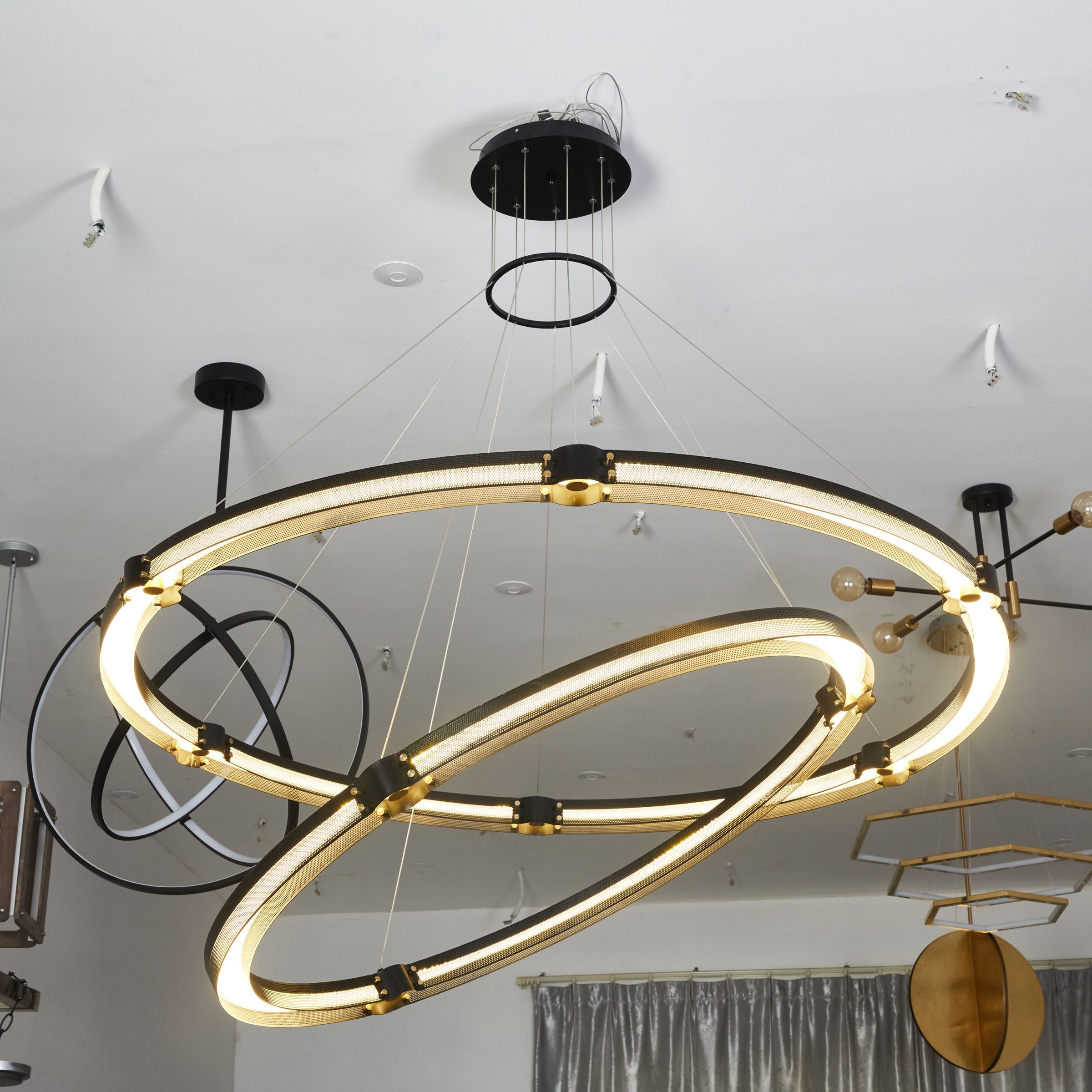 Orion Pendant Lamp CY-DD-1033 -  Pendant Lamps - ebarza Furniture UAE | Shop Modern Furniture in Abu Dhabi & Dubai - مفروشات ايبازرا في الامارات | تسوق اثاث عصري وديكورات مميزة في دبي وابوظبي