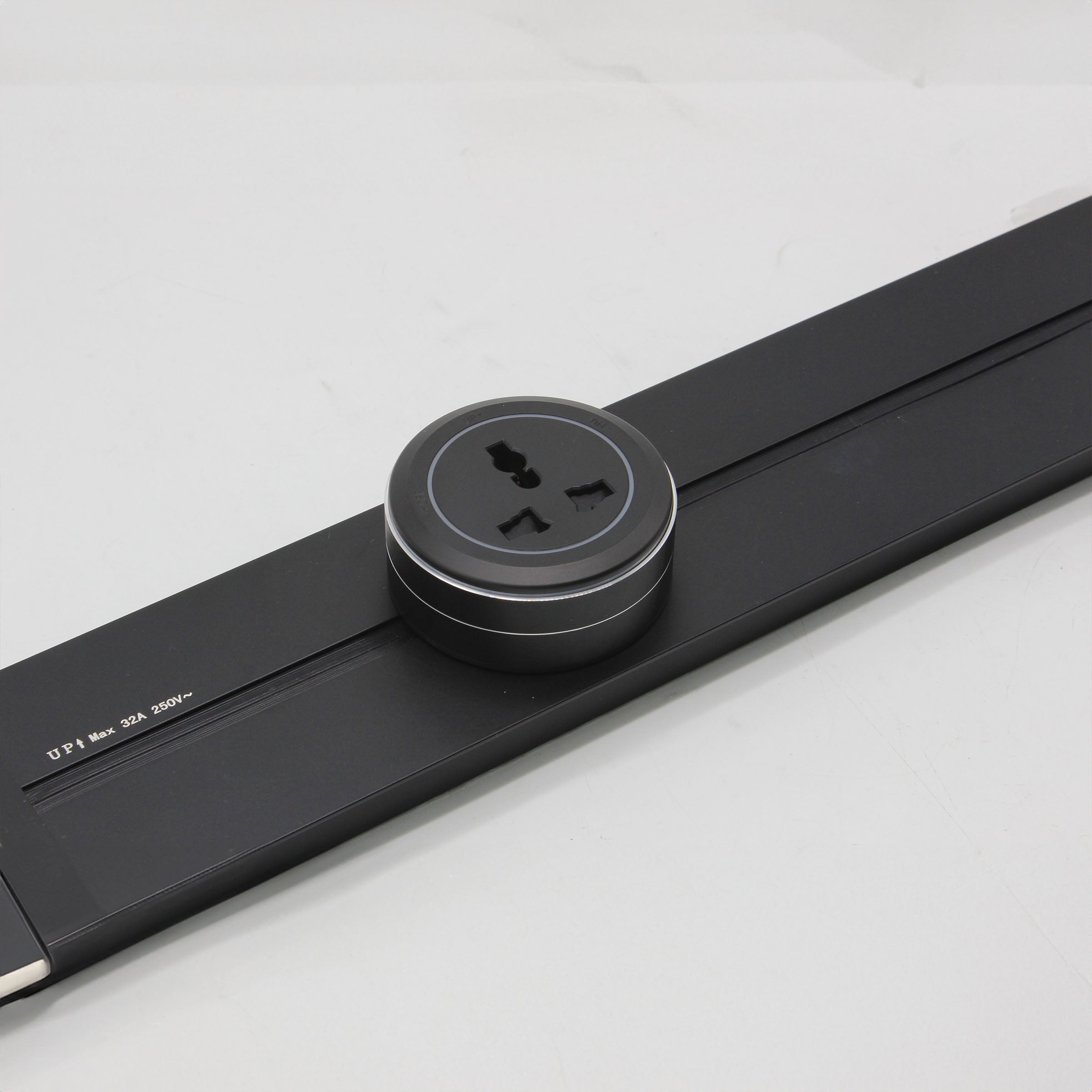 BEACON Power Track System 120x8 cm AH04-C, electrical track for lighting and wiring installation, shown in a detailed view.