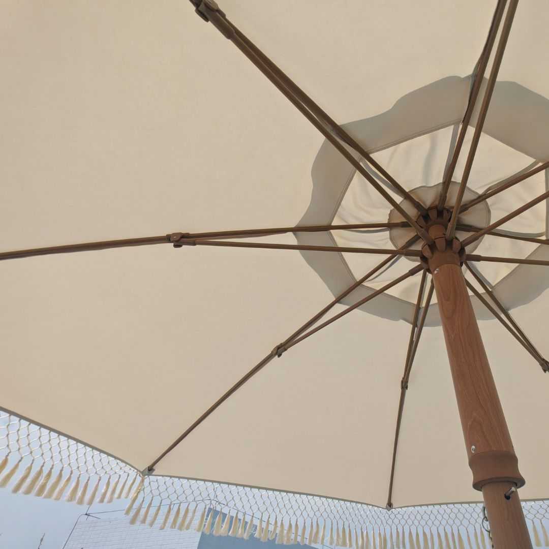 BEACON outdoor center pole umbrella with push-up and down system, model MS-1623-5A, designed for outdoor shade.