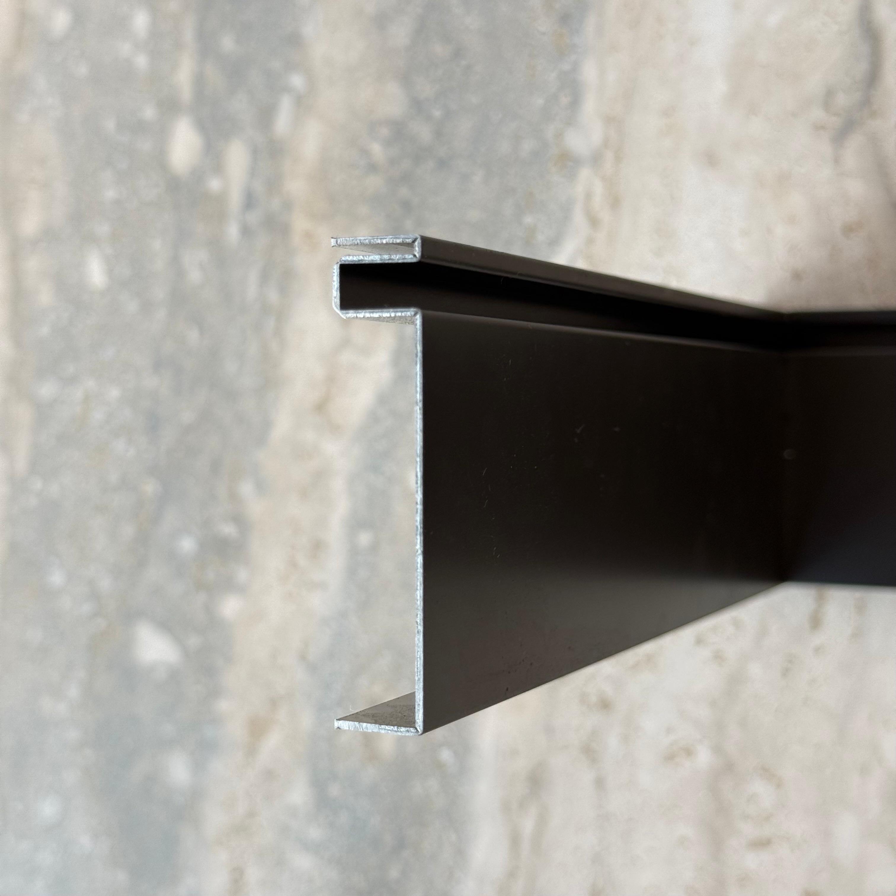 Black R0 6cm internal corner skirting accessory by BEACON, designed for wall panels and profiles, part number PR0024.