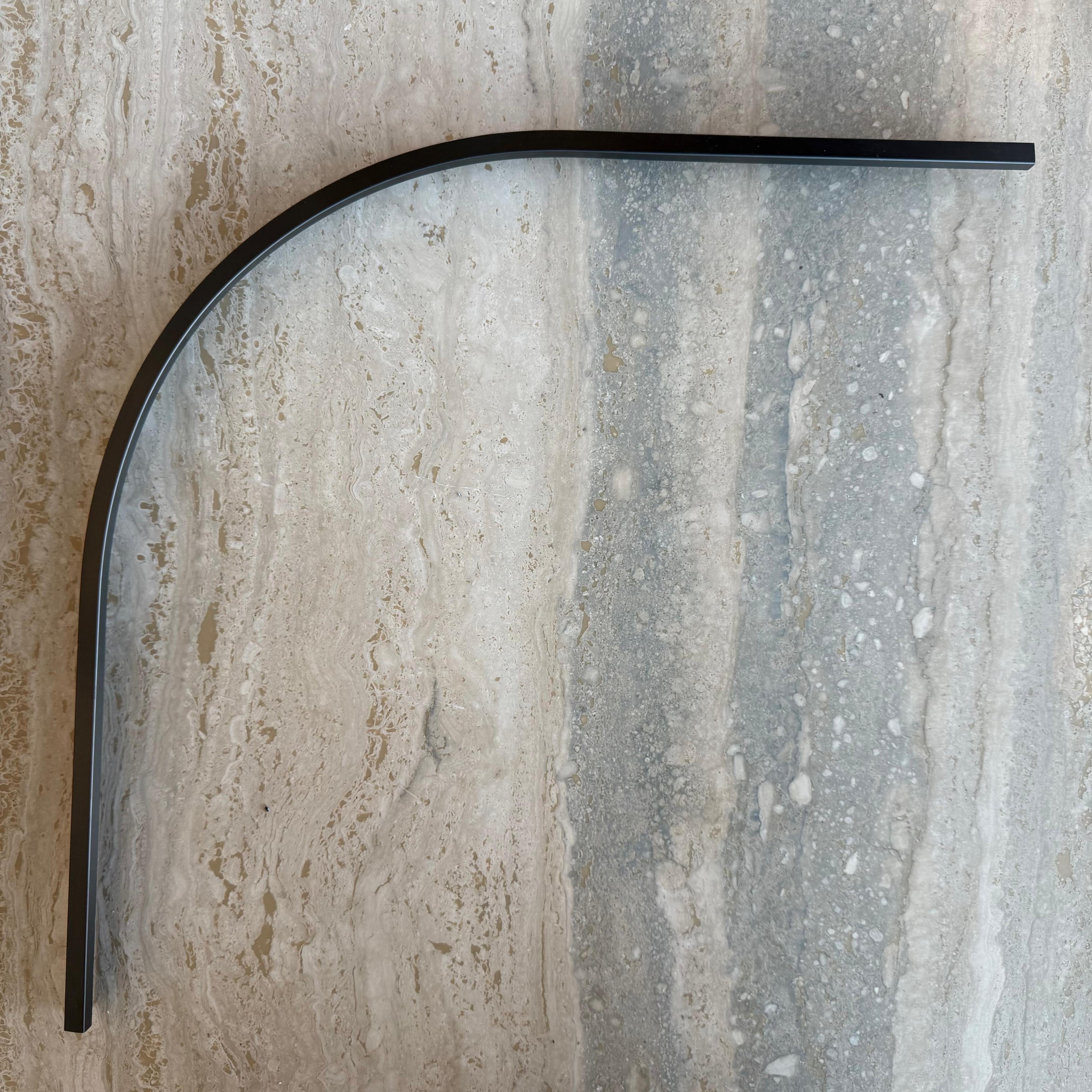 Black R200 2.5cm internal corner accessories for wall panels and profiles by BEACON, designed for seamless wall corner finishing.