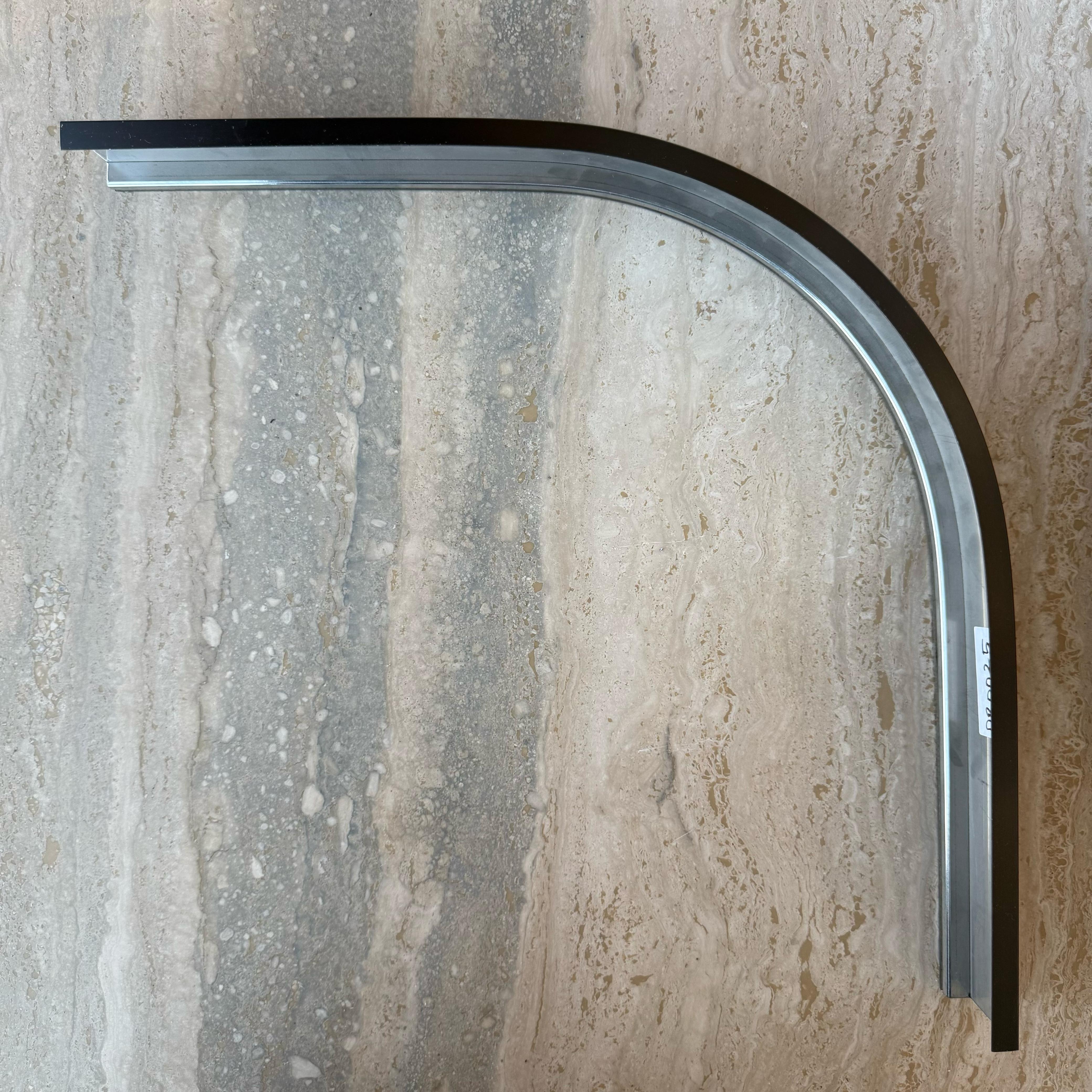 Black R200 6cm external corner skirting accessory by BEACON for wall panels and profiles, designed for clean wall corner finishes.