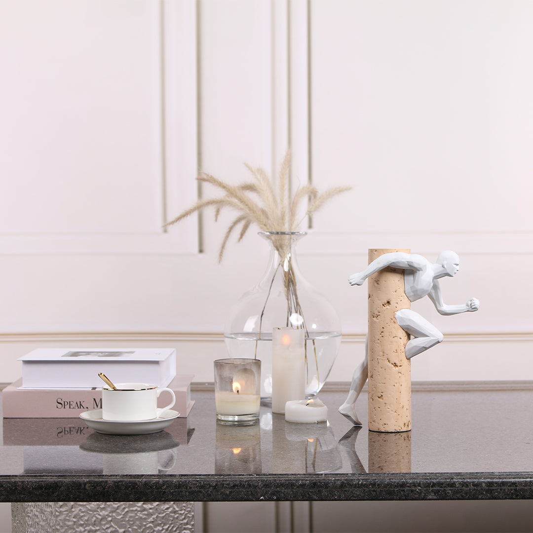 BEACON Running Man KA3123B home decor figurine, dynamic design, ideal for modern interior decoration.
